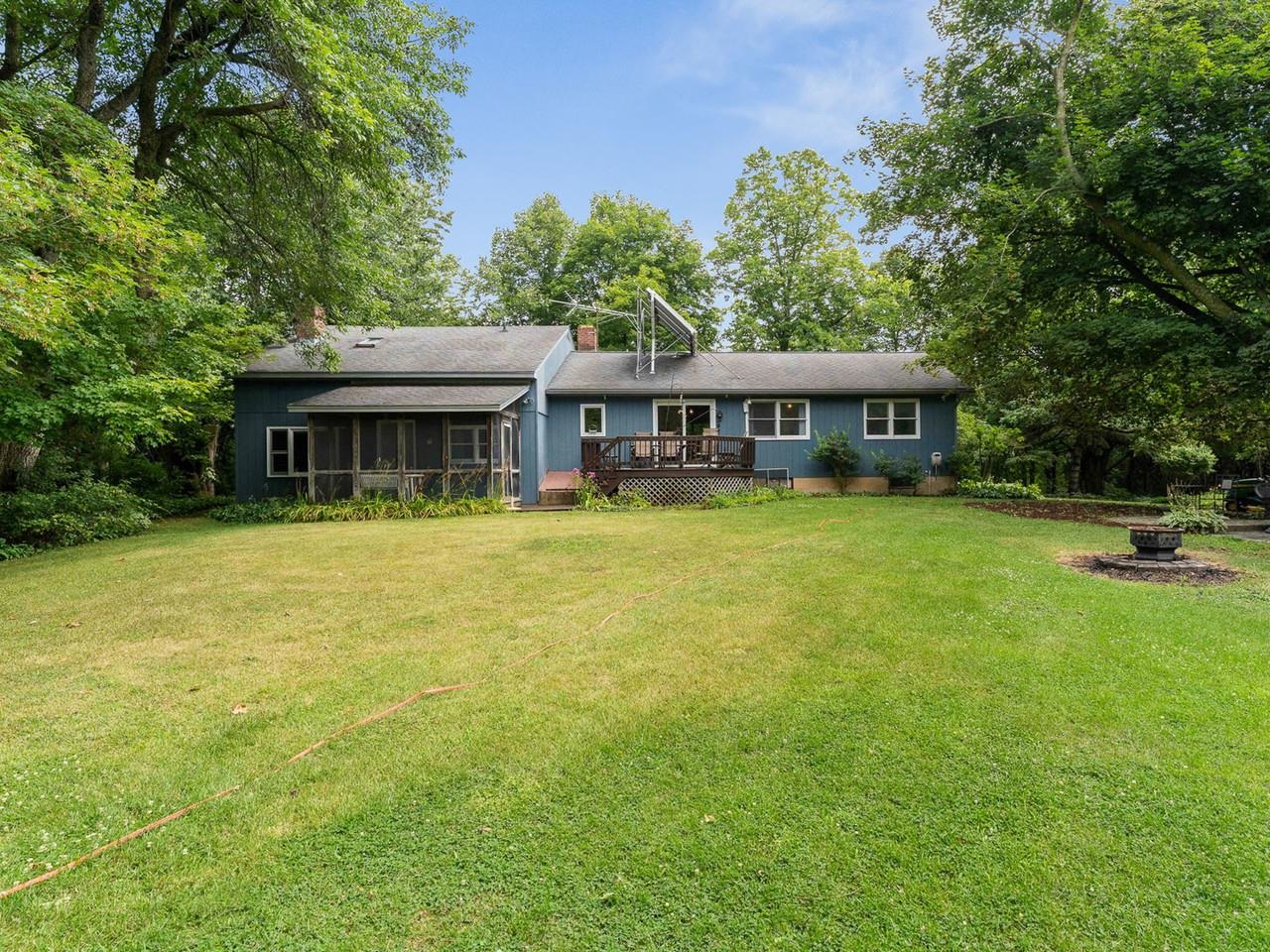 2770 Button Bay Road Property Photo 11