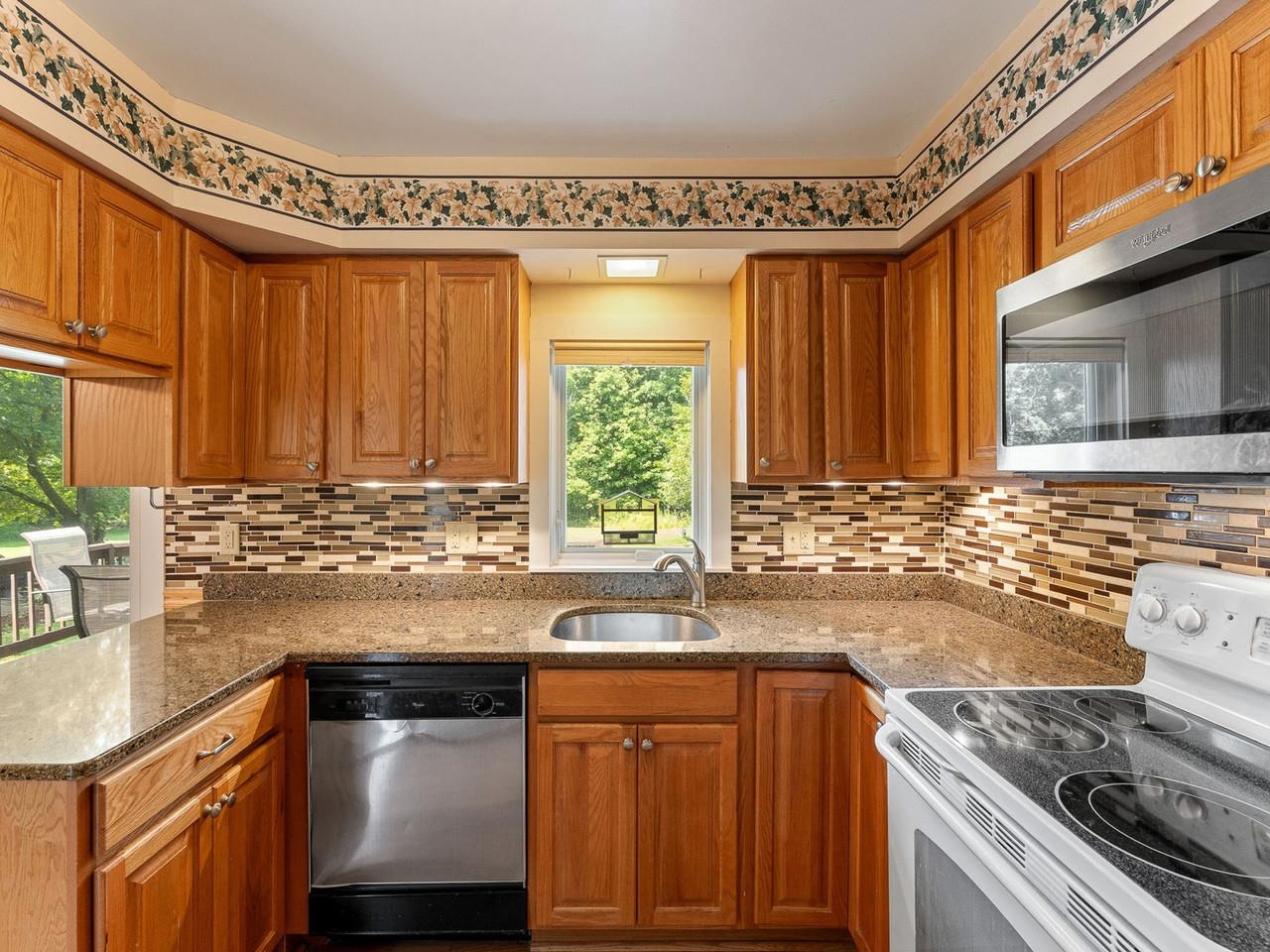2770 Button Bay Road Property Photo 19
