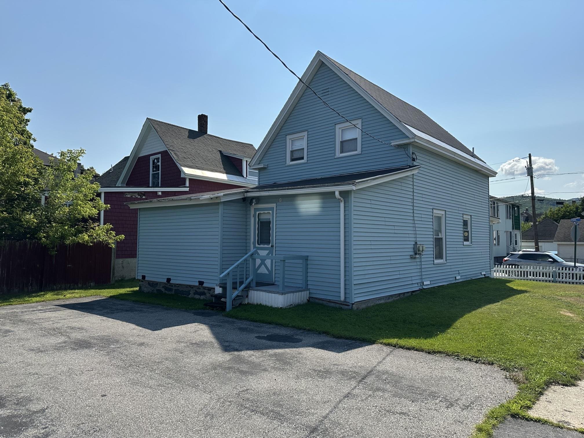 87 Pine Street Property Photo 6