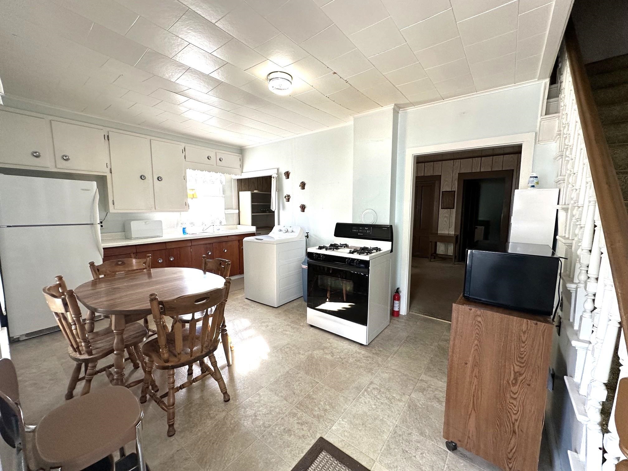 87 Pine Street Property Photo 11