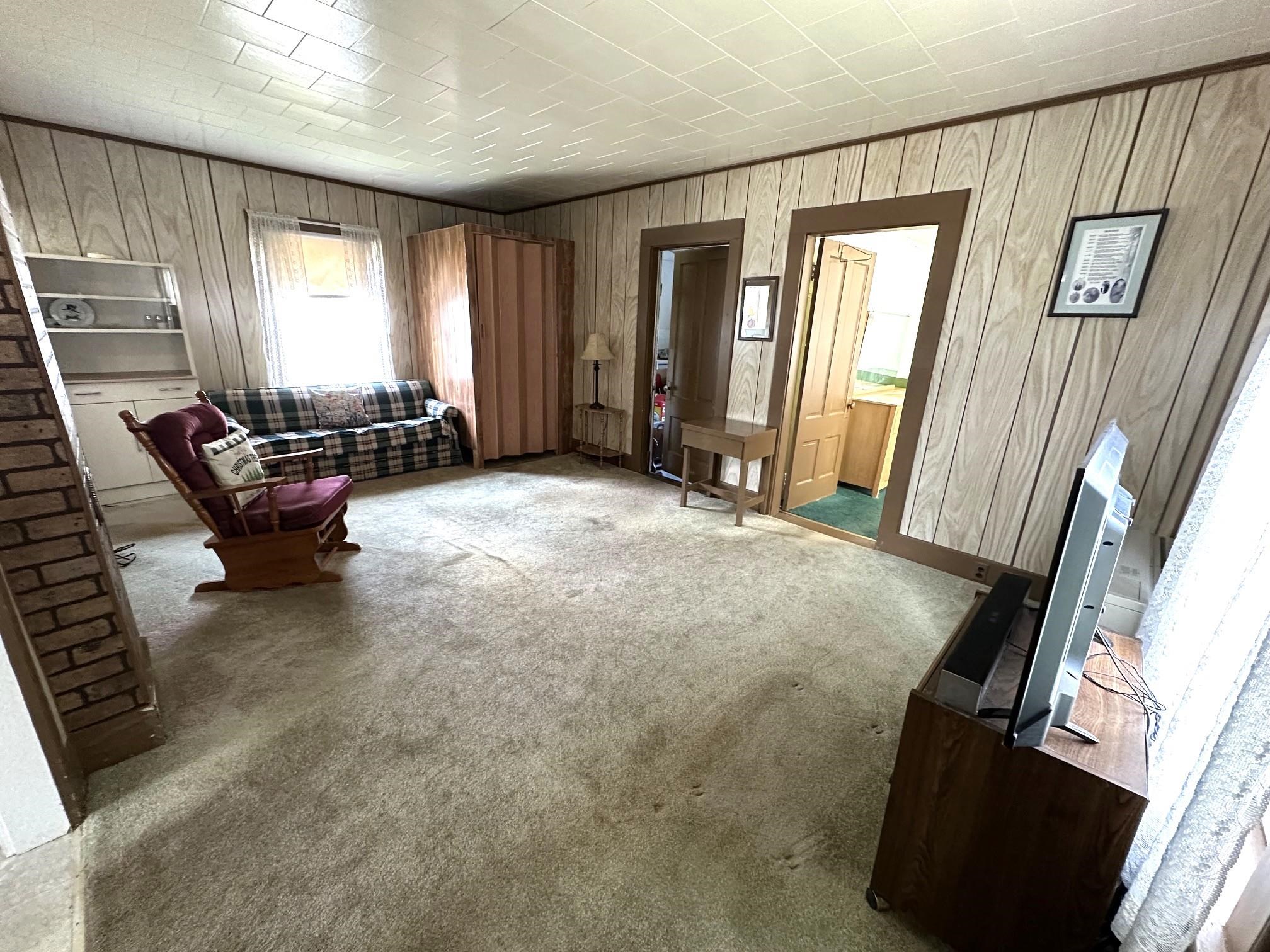 87 Pine Street Property Photo 14