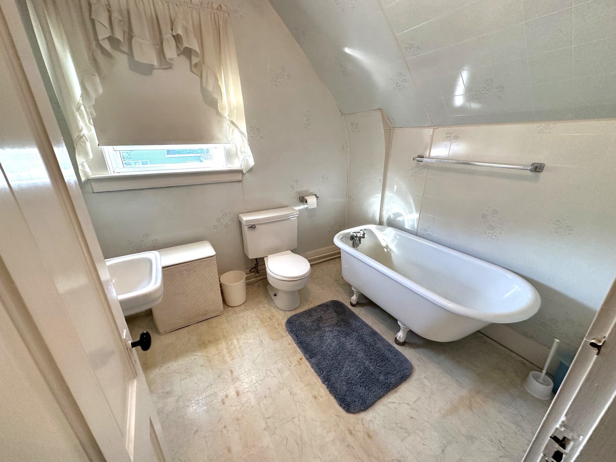 87 Pine Street Property Photo 23
