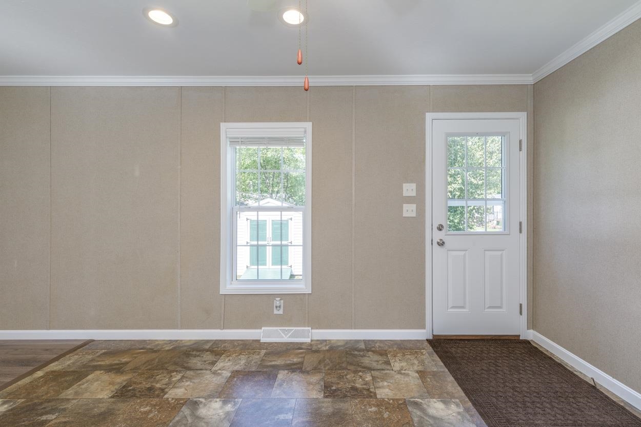 464 Boston Post Road Property Photo 15