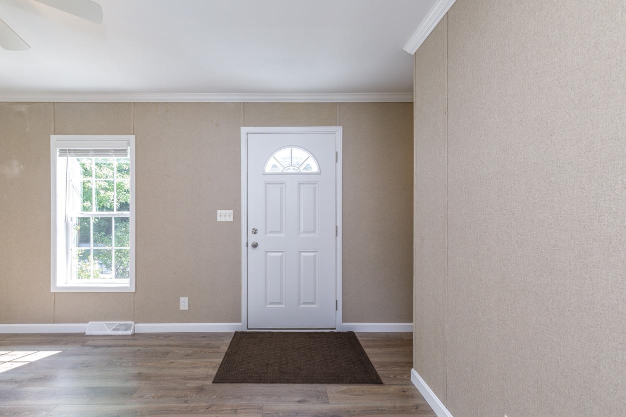 464 Boston Post Road Property Photo 17