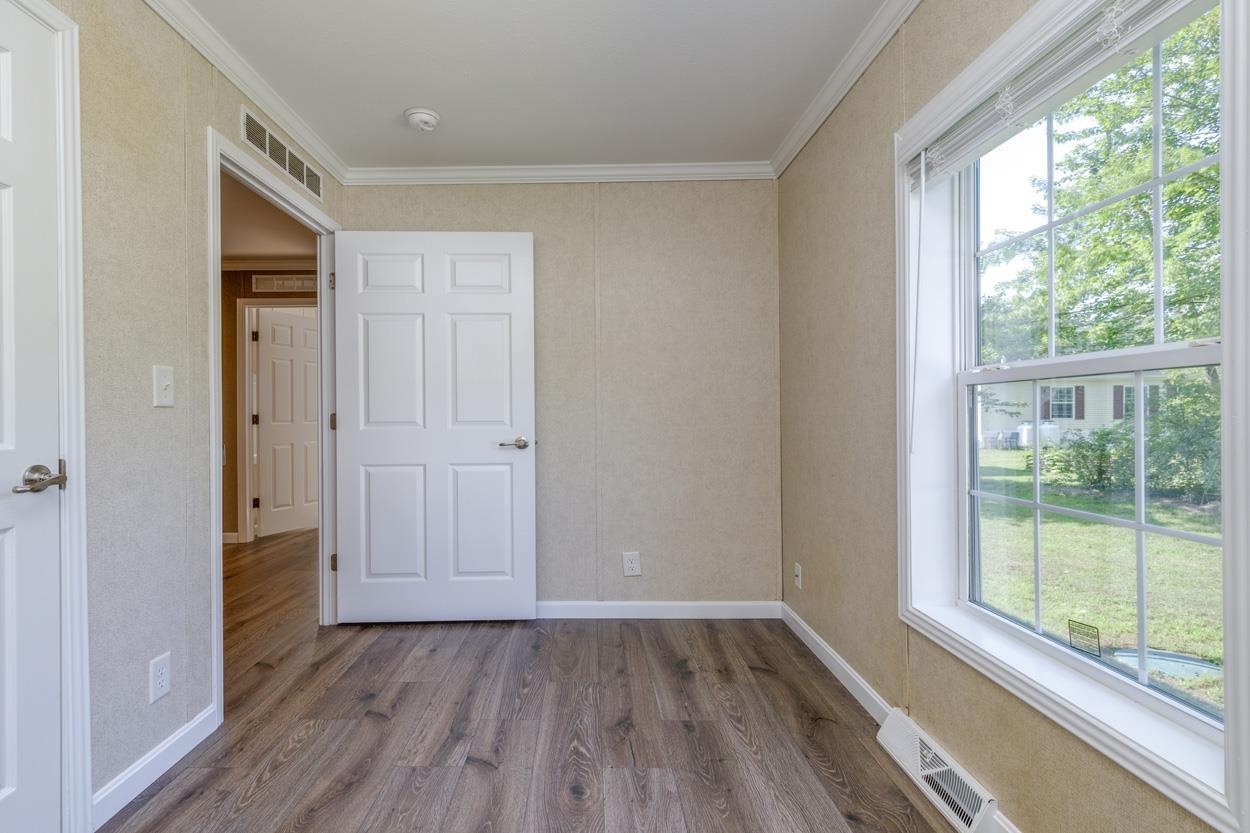 464 Boston Post Road Property Photo 29