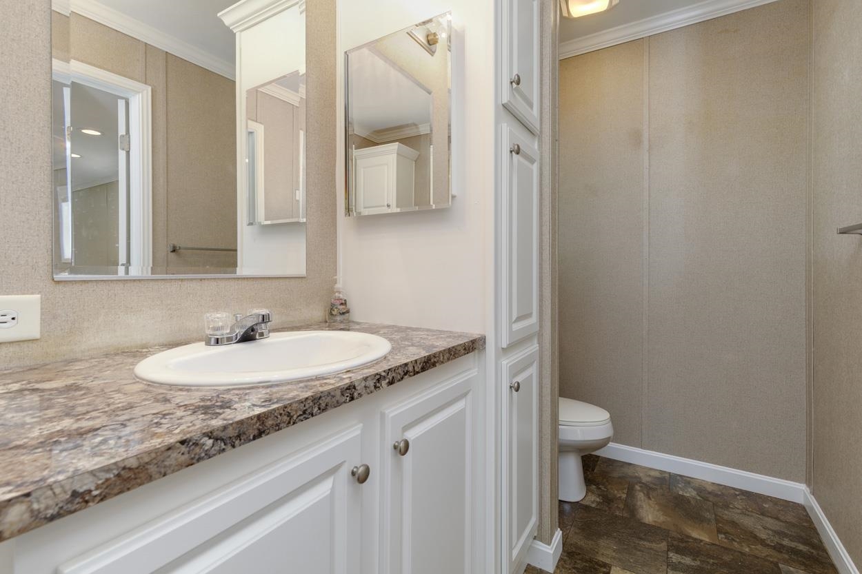464 Boston Post Road Property Photo 33