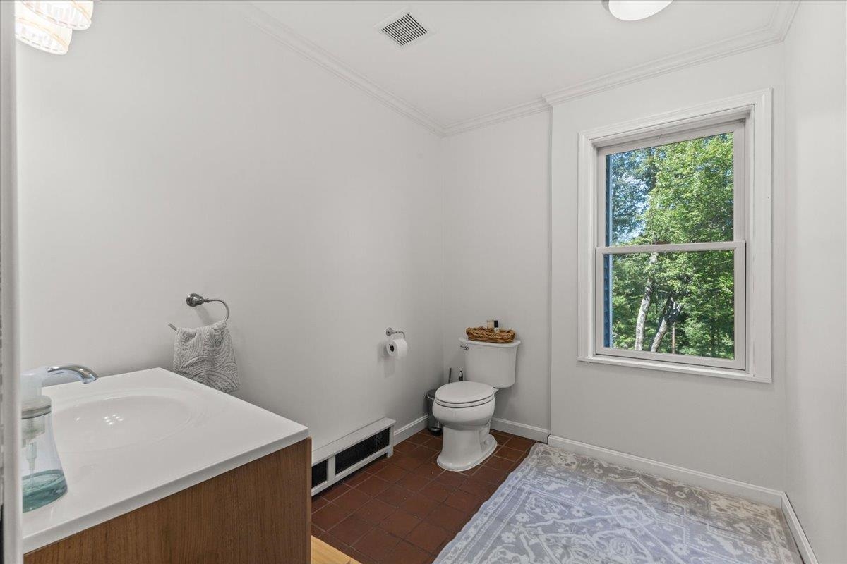 2260 South Road Property Photo 27