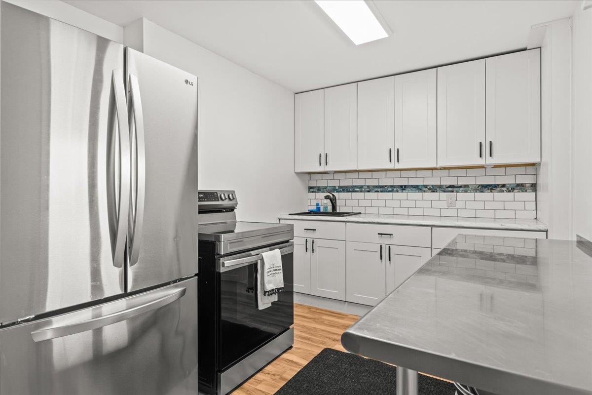 2260 South Road Property Photo 44
