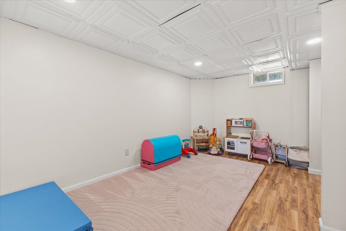 2260 South Road Property Photo 48