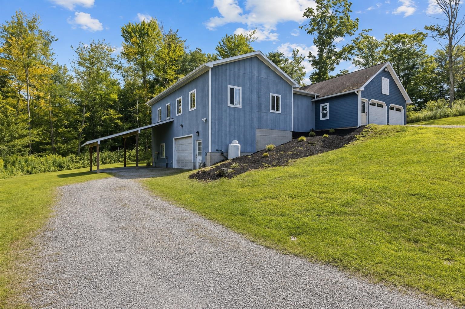 2260 South Road Property Photo 54