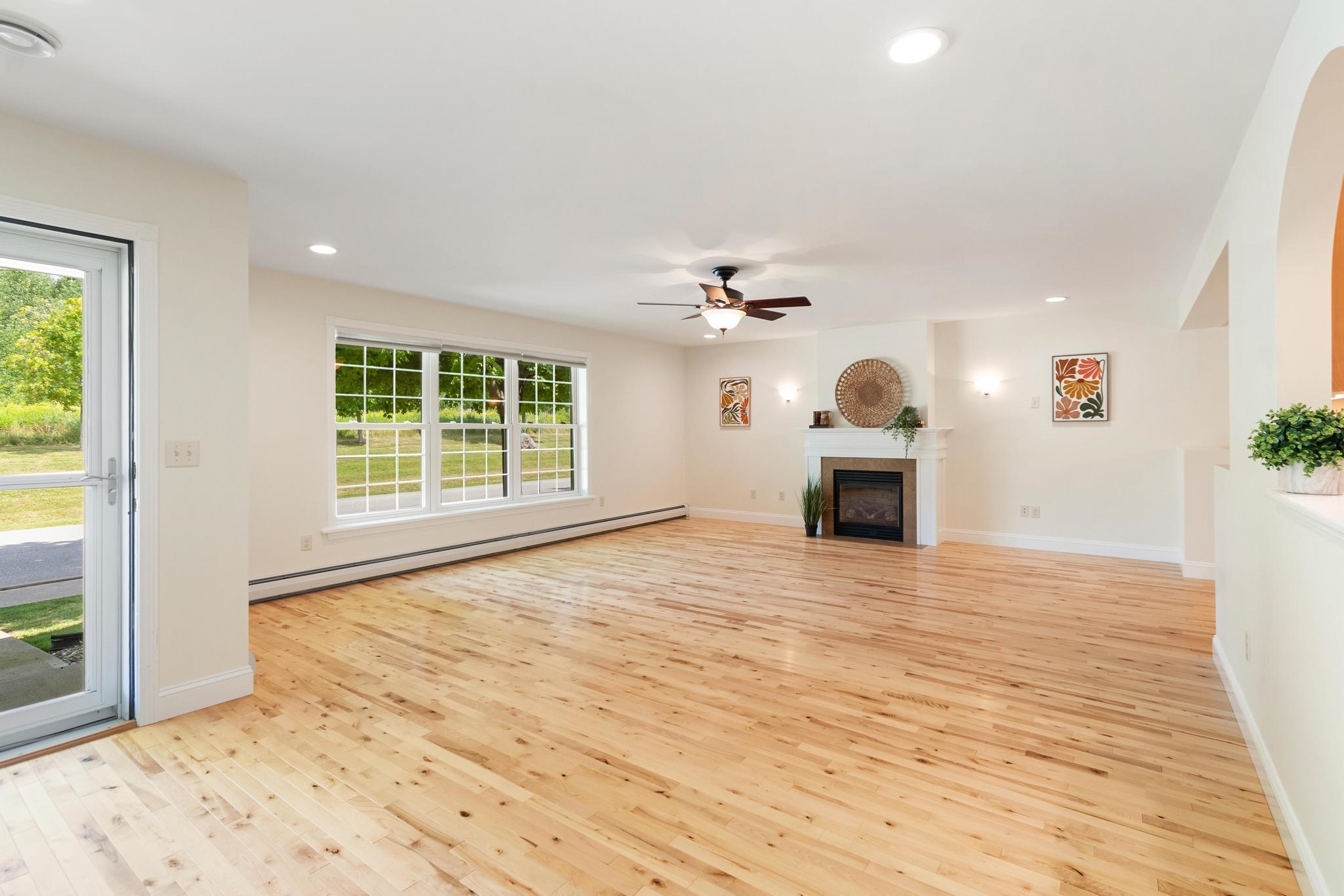 932 Franklin Park West Property Photo 3