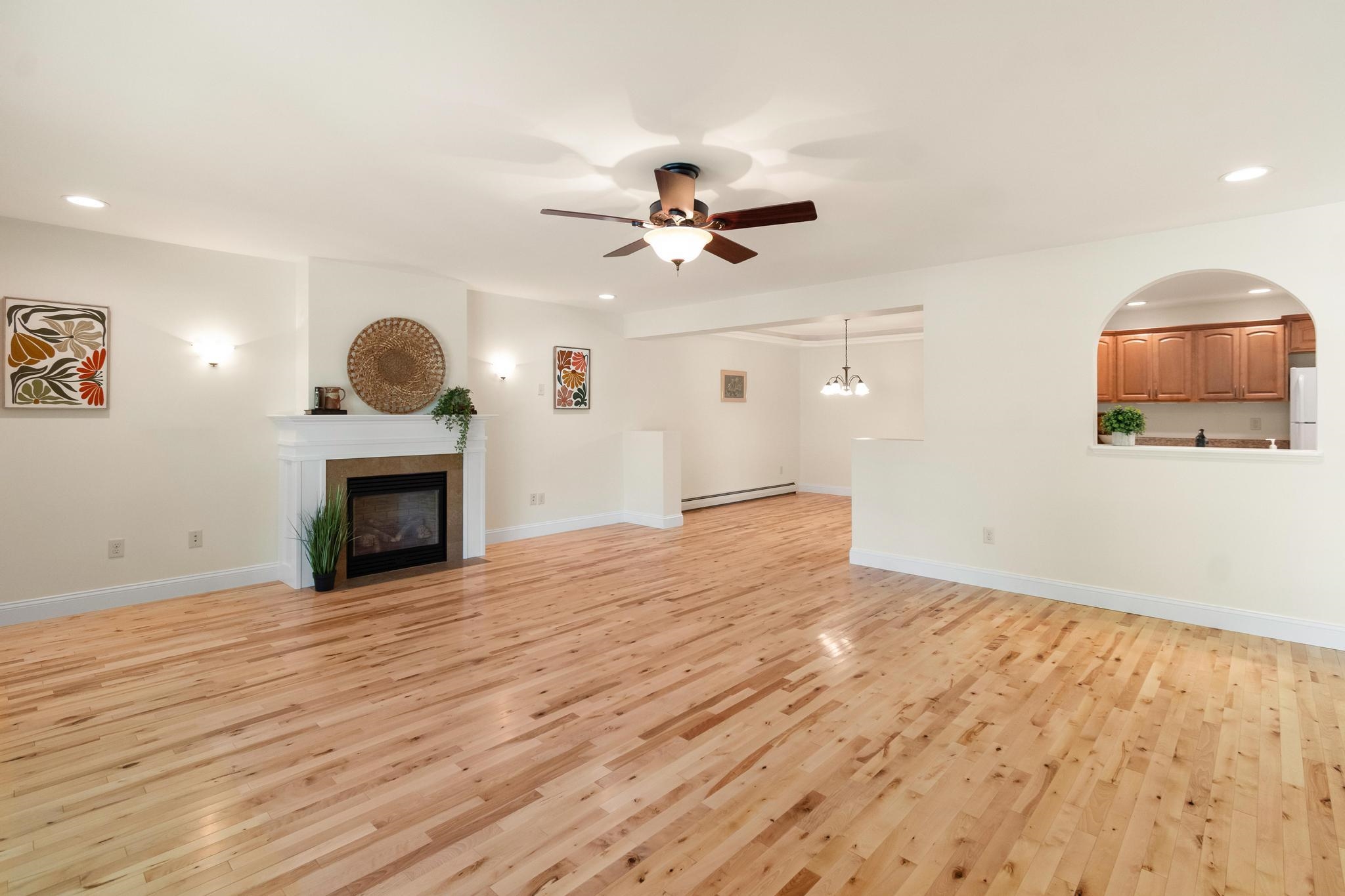 932 Franklin Park West Property Photo 6