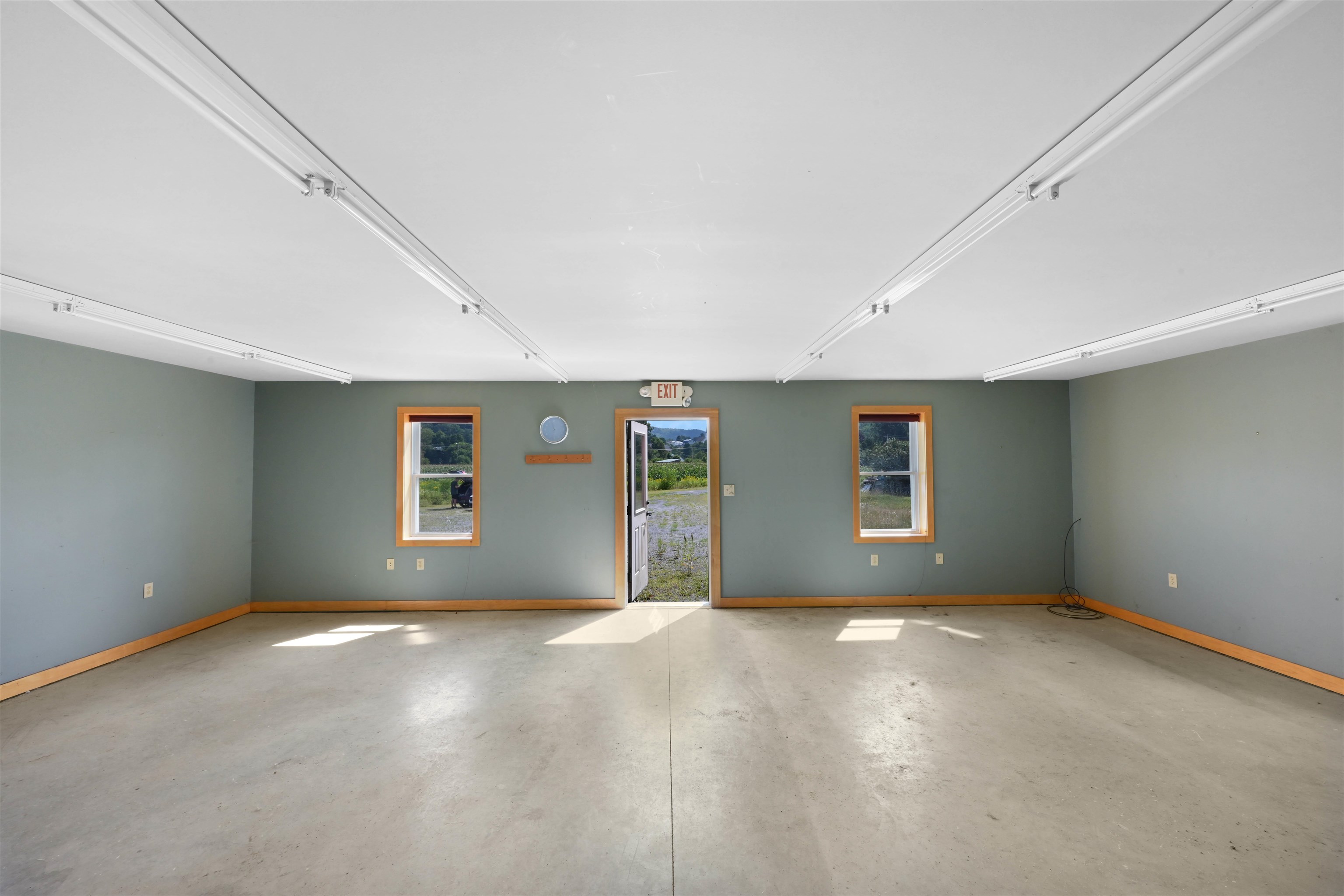 100 Cherry Tree Hill Lane Property Photo 4
