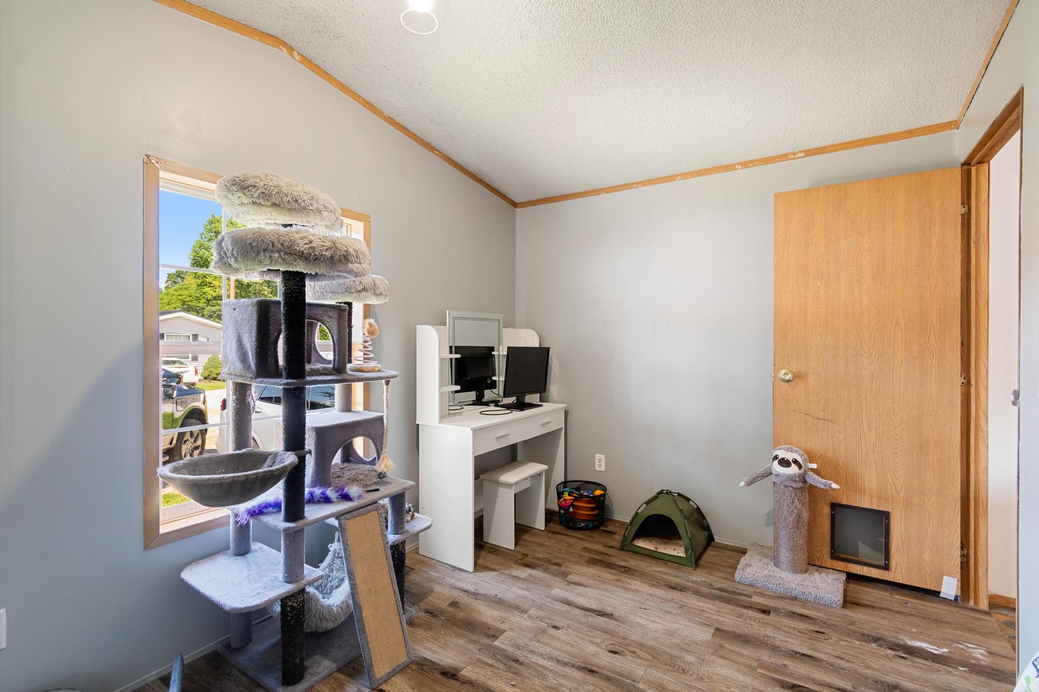 80 Second Street Property Photo 14