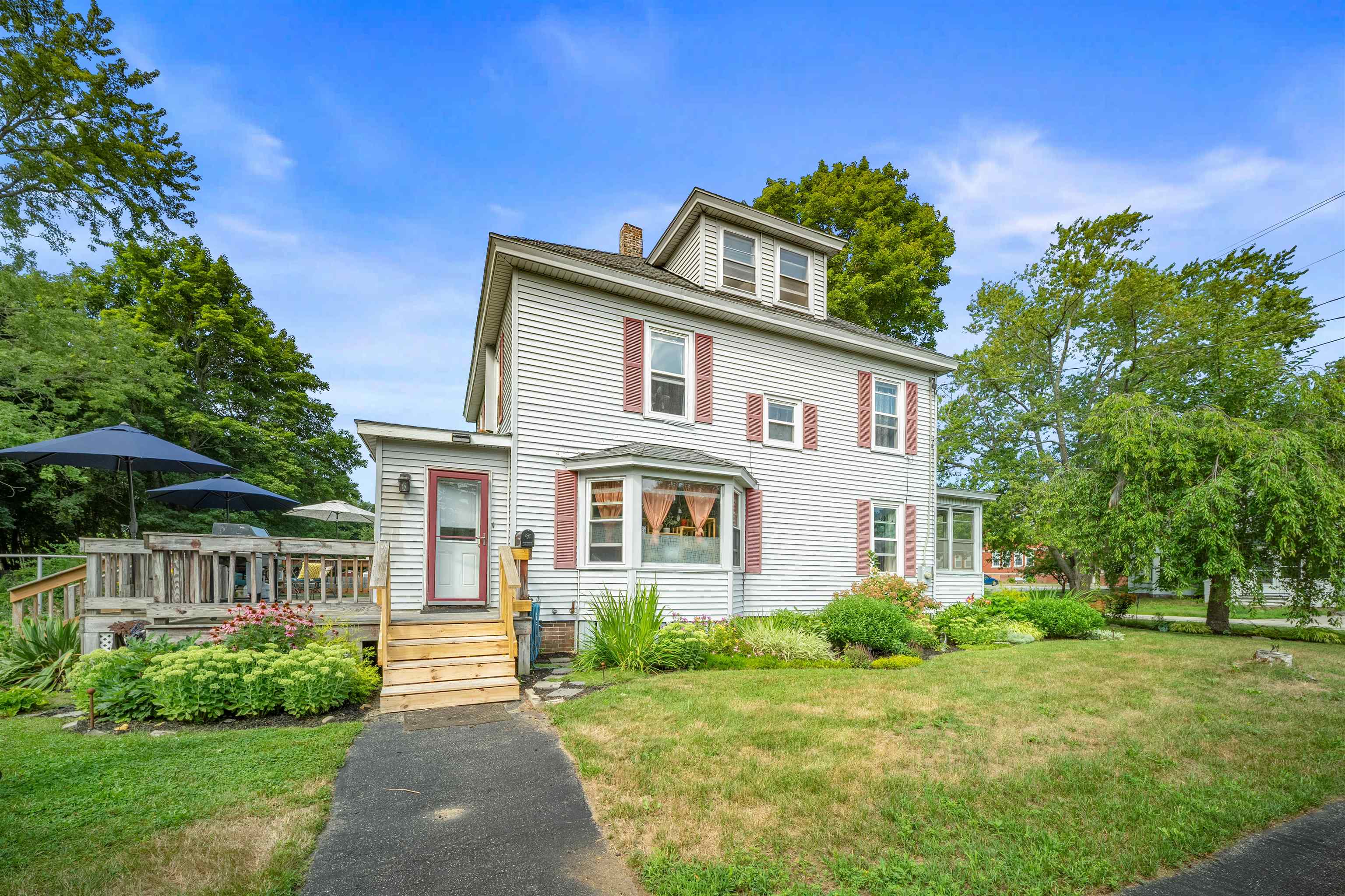 13 Railroad Avenue Property Photo 1