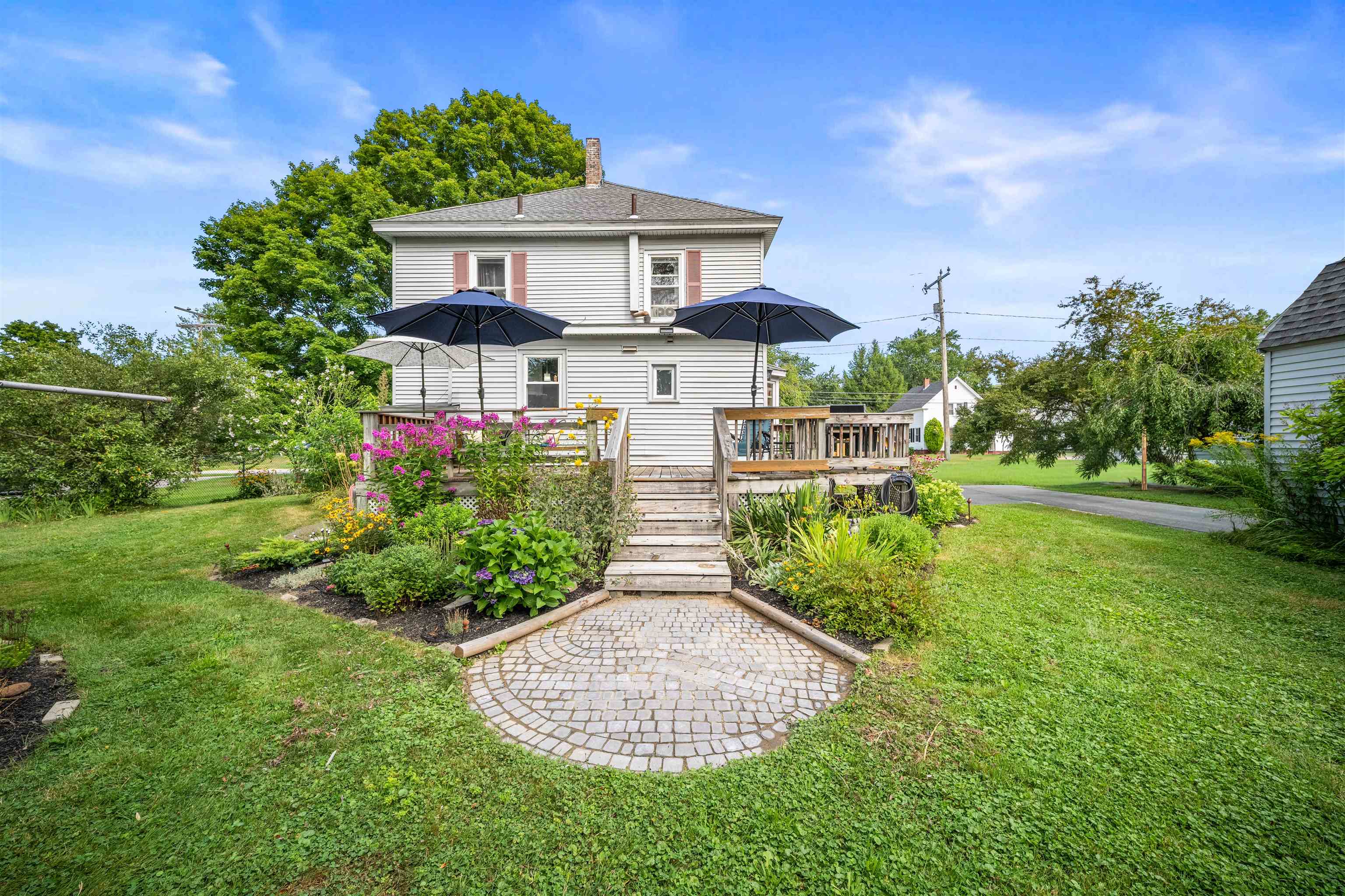 13 Railroad Avenue Property Photo 27