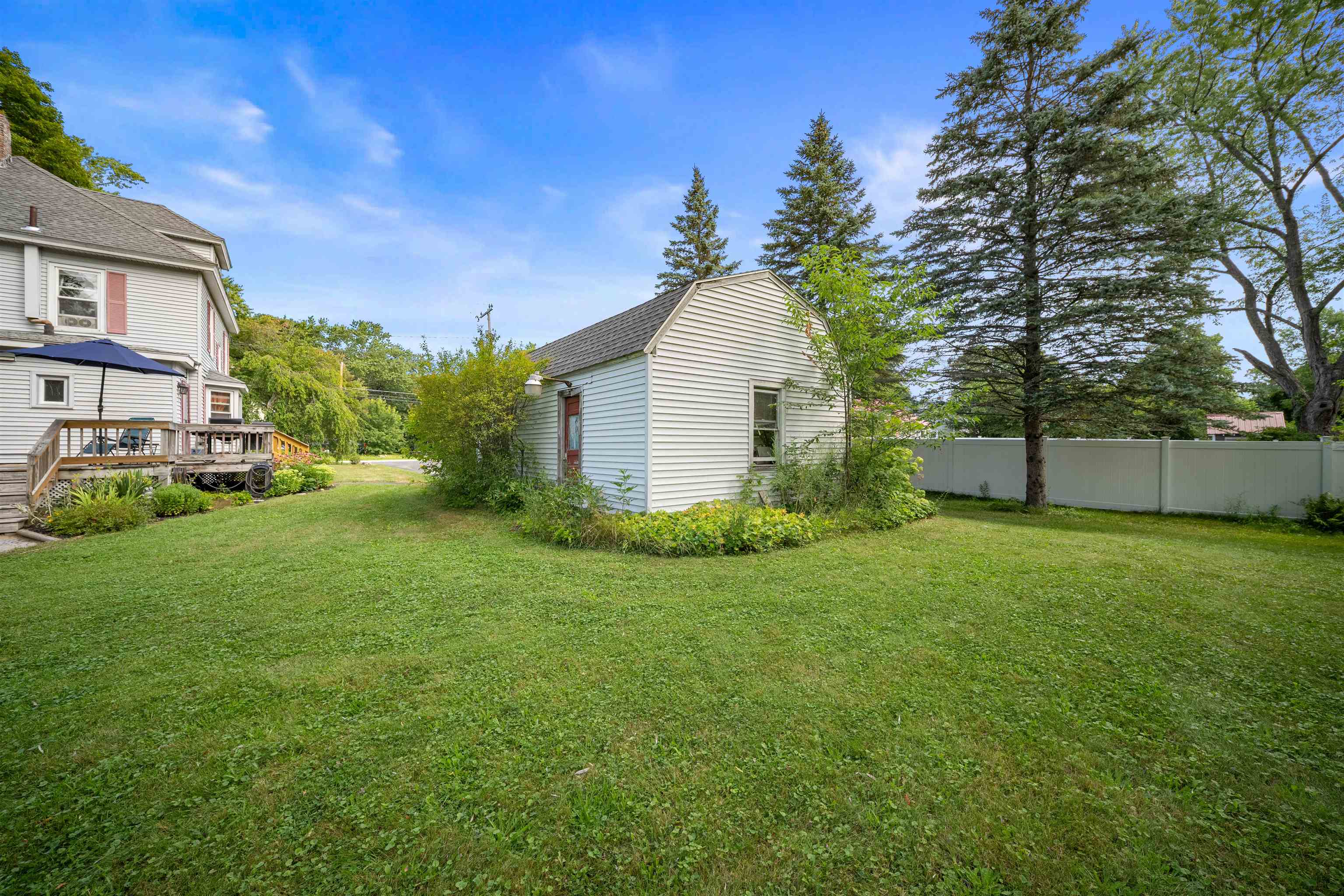 13 Railroad Avenue Property Photo 37