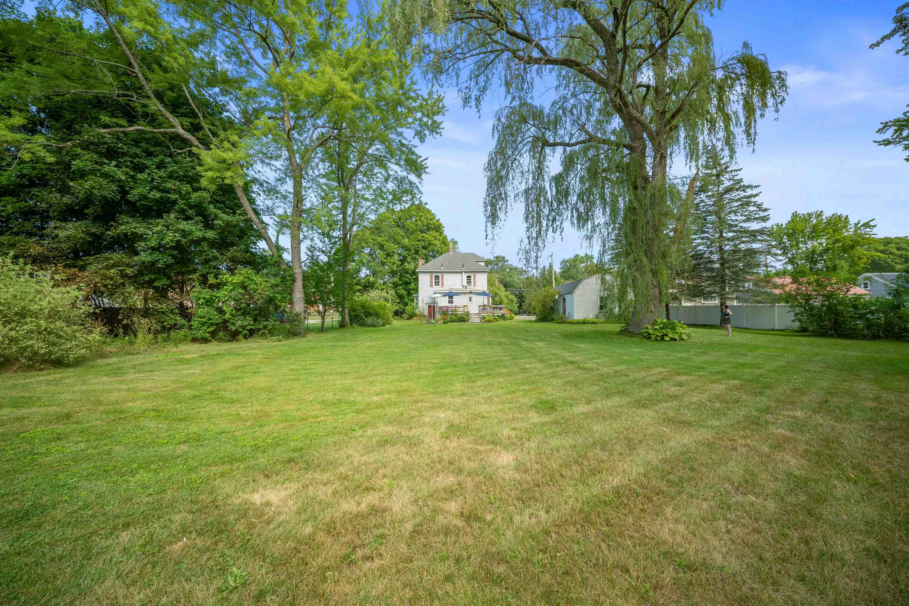 13 Railroad Avenue Property Photo 38