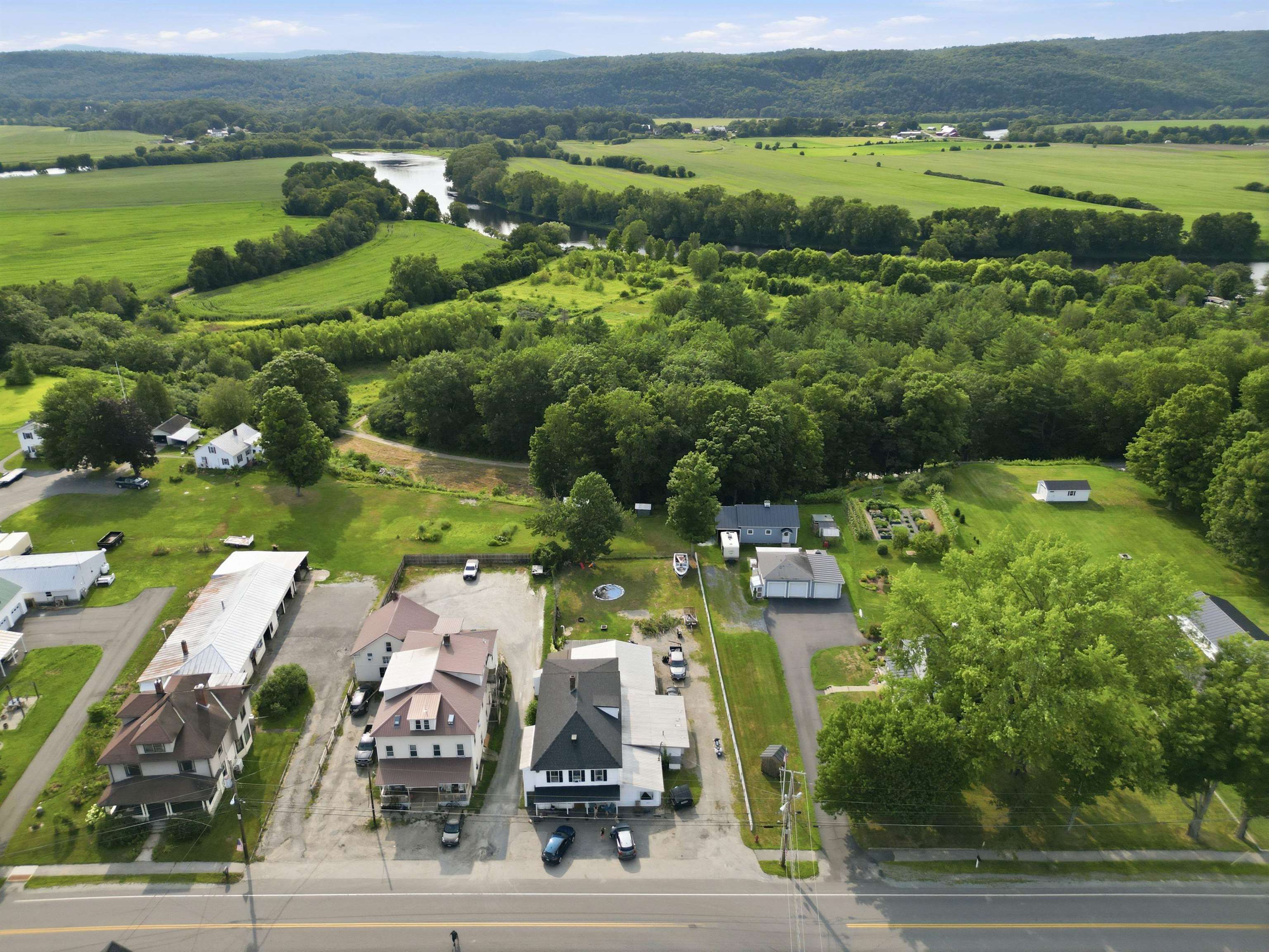 2743 Dartmouth College Highway Property Photo 3