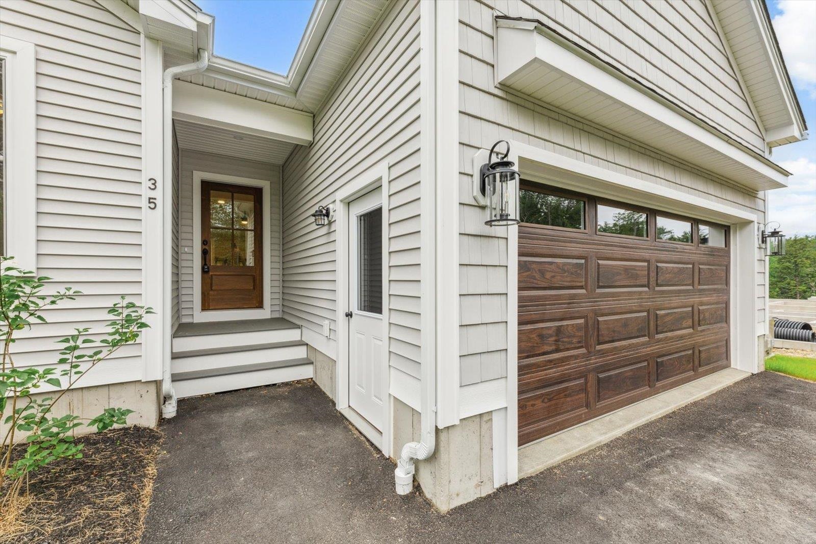 27 Willow Lane Property Photo 3