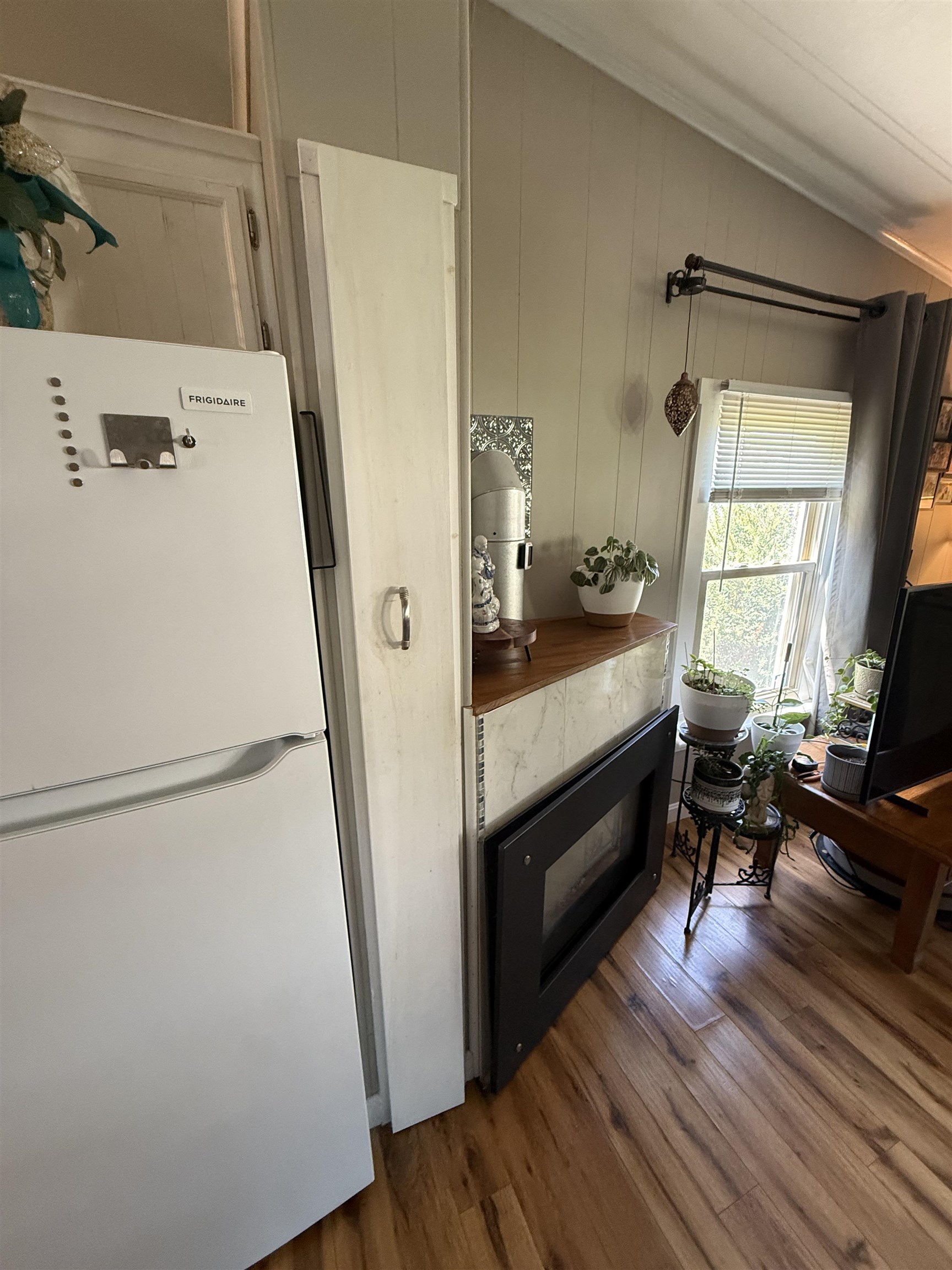 290 Calef Highway Property Photo 16