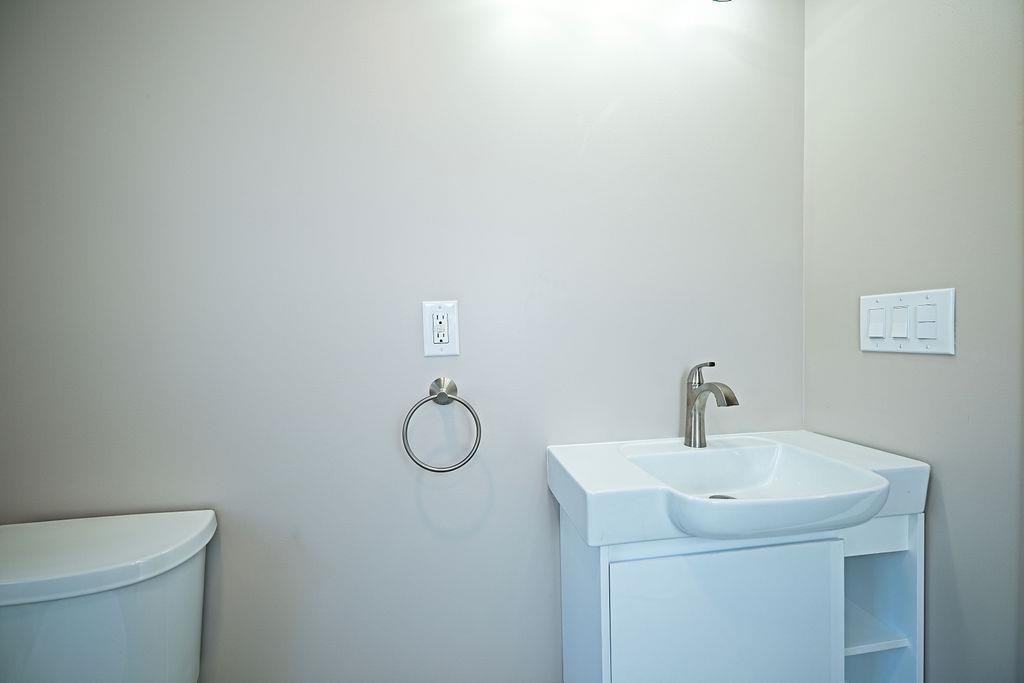 8 Courtland Street Property Photo 49