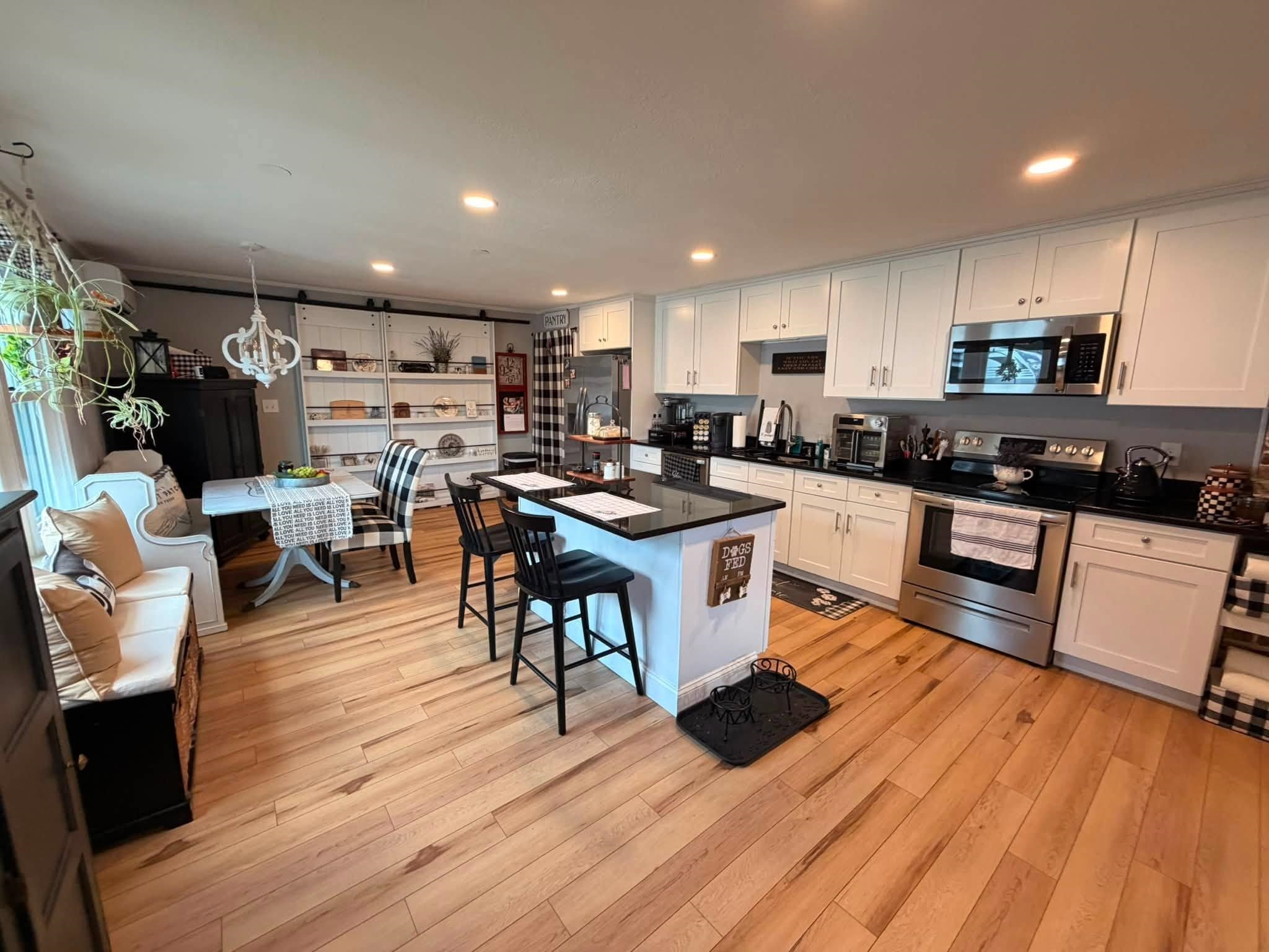 98 Maple Street Property Photo 1