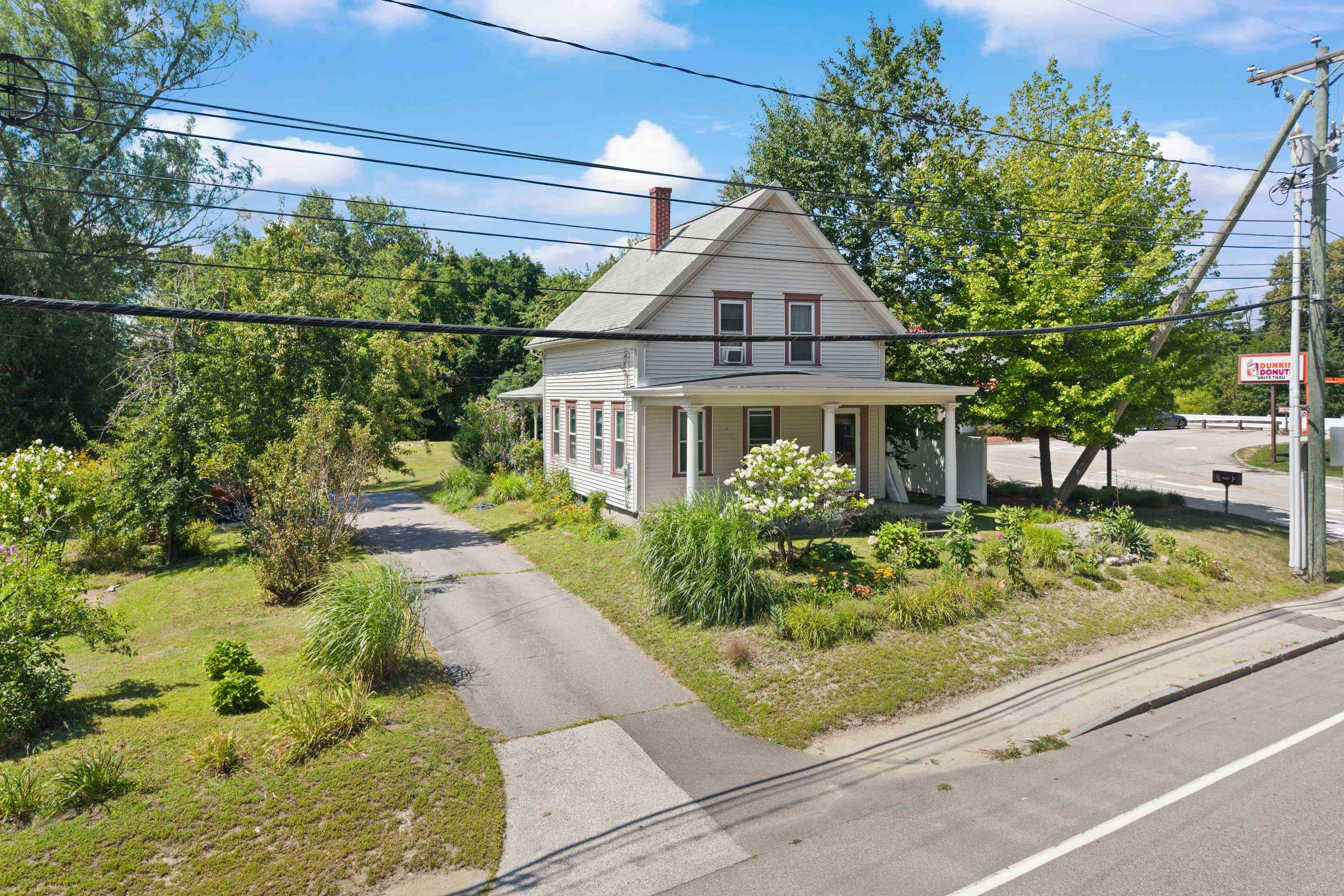 114 Londonderry Turnpike Property Photo 1