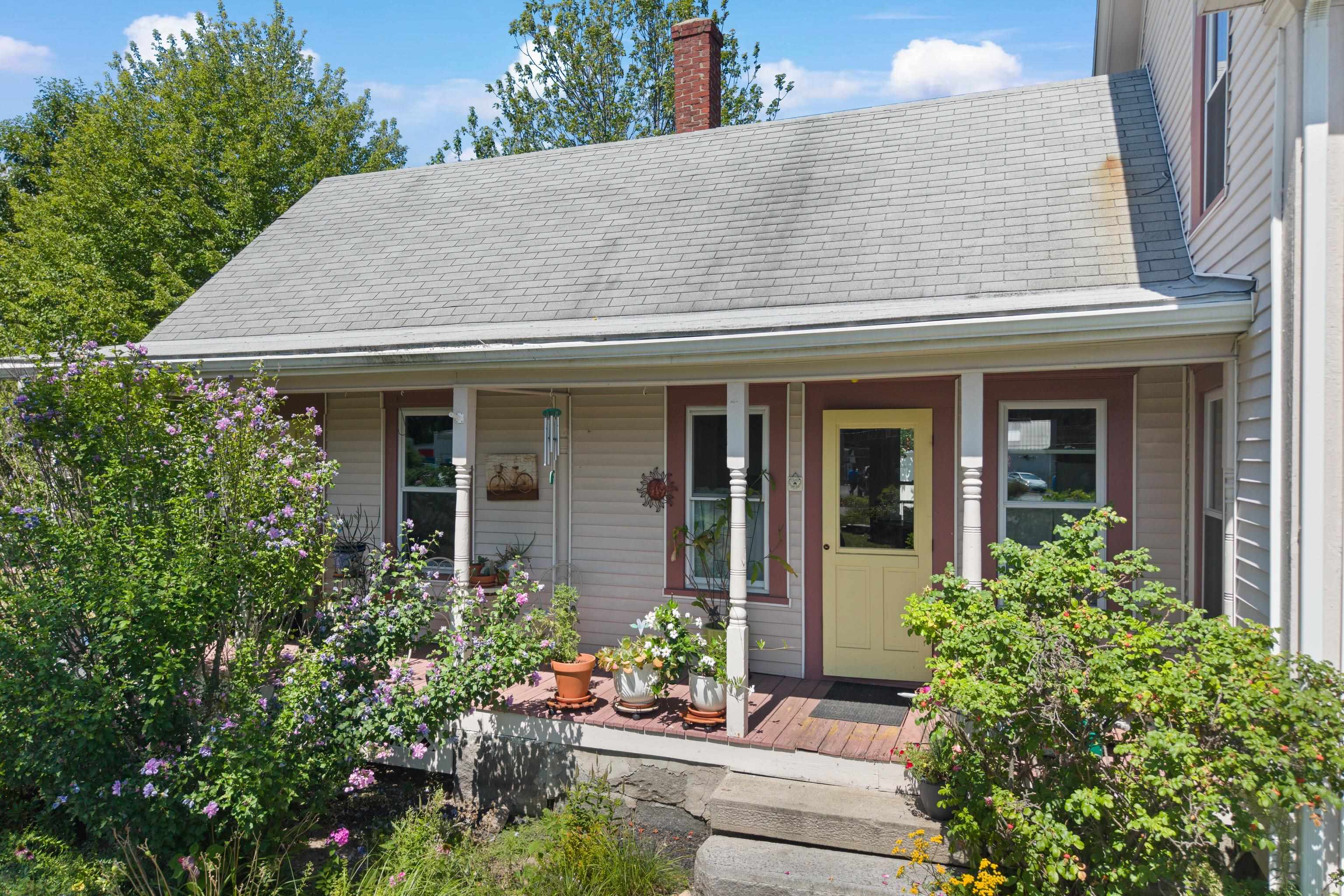 114 Londonderry Turnpike Property Photo 4