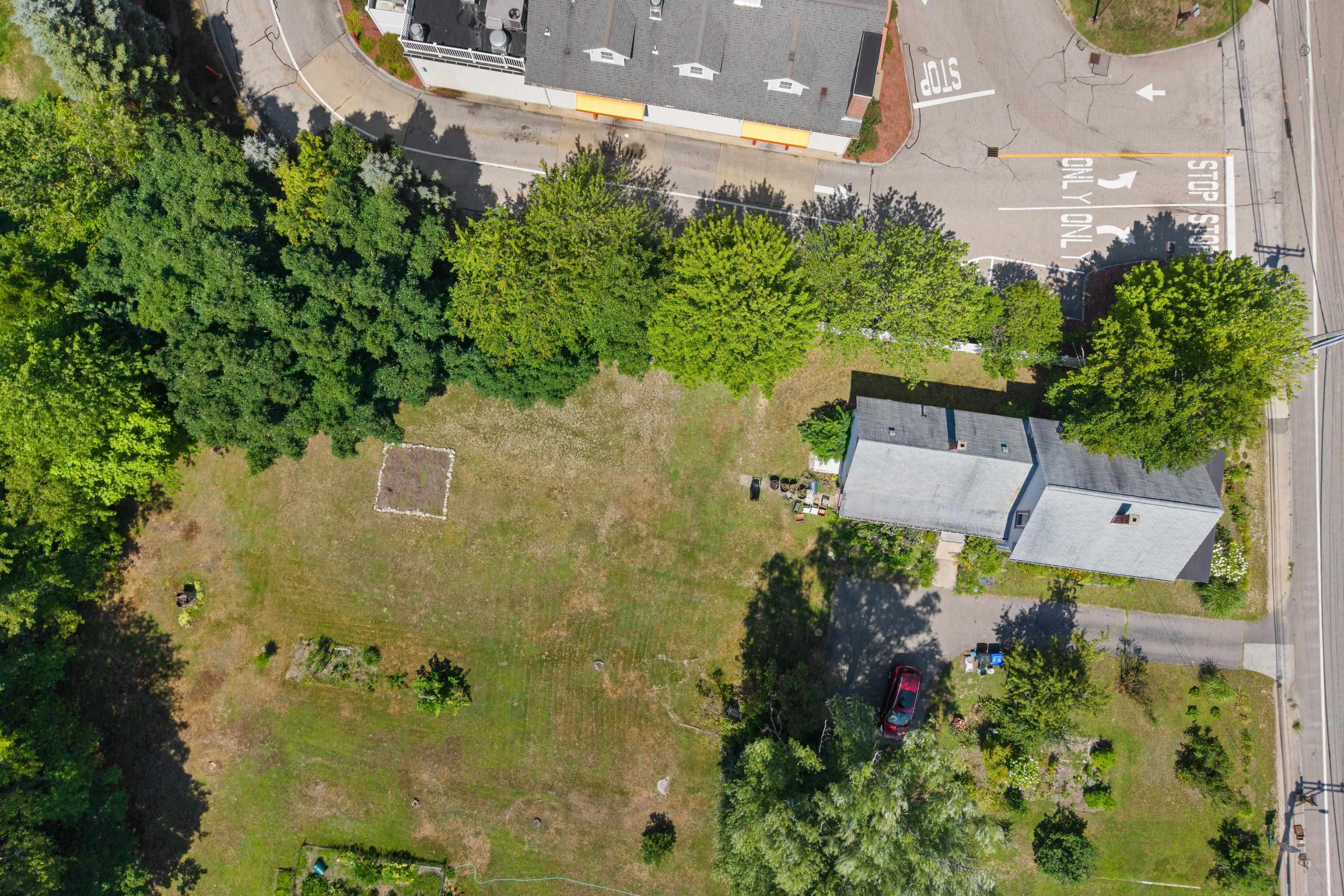 114 Londonderry Turnpike Property Photo 13
