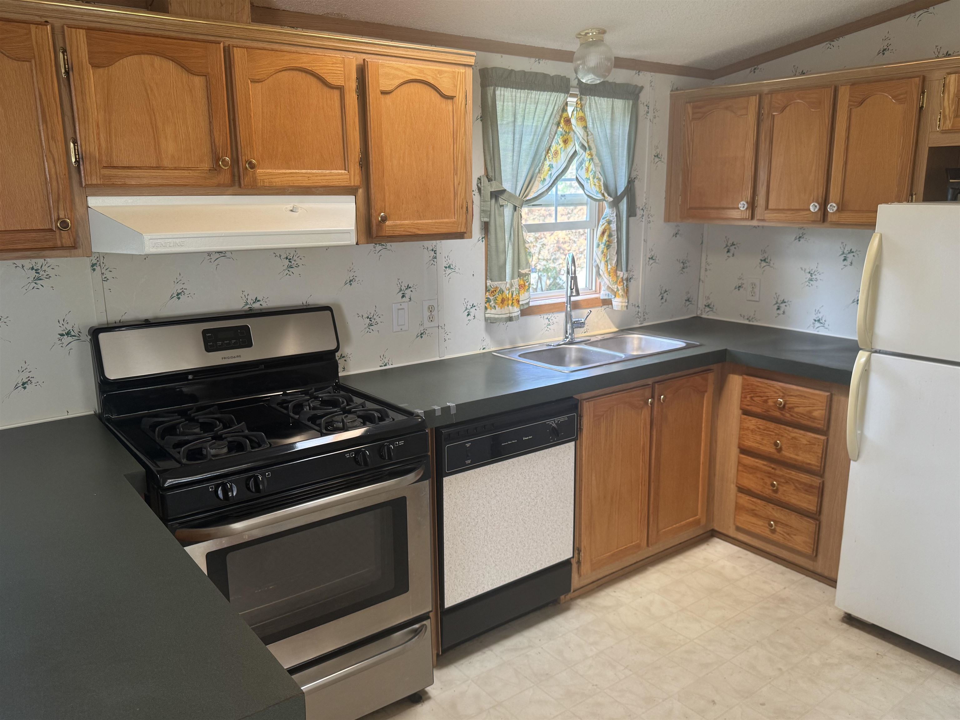 37 Hillside Drive Property Photo 4