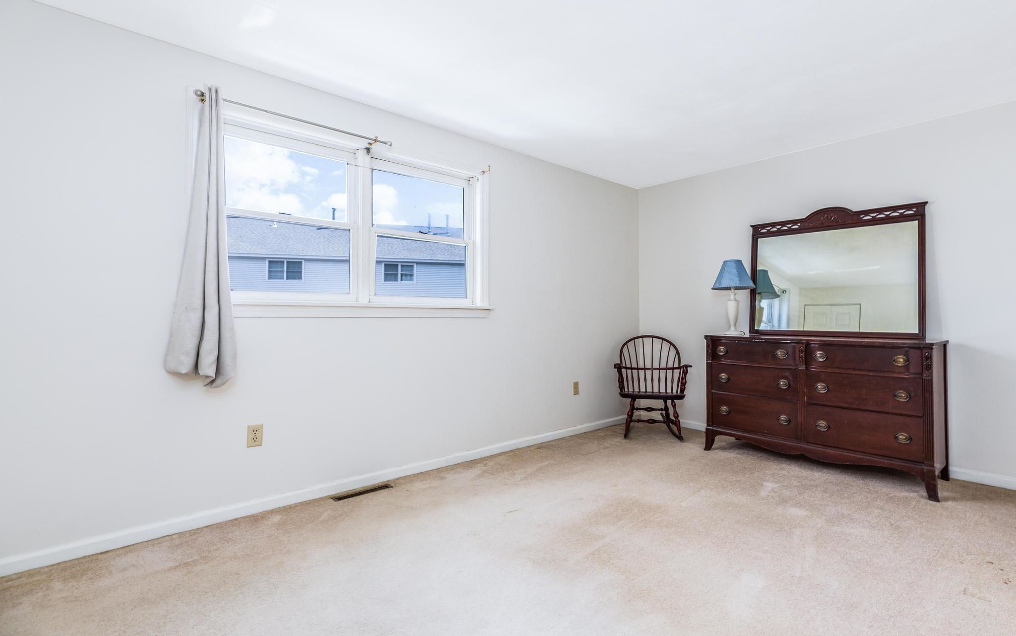 777 Middle Road Property Photo 18