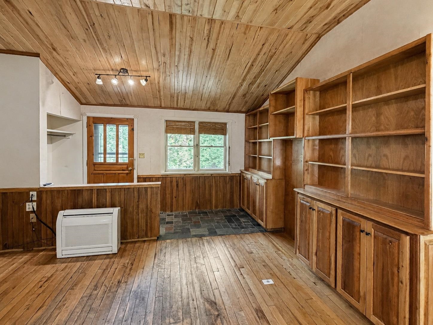 1891 Coles Pond Road Property Photo 3