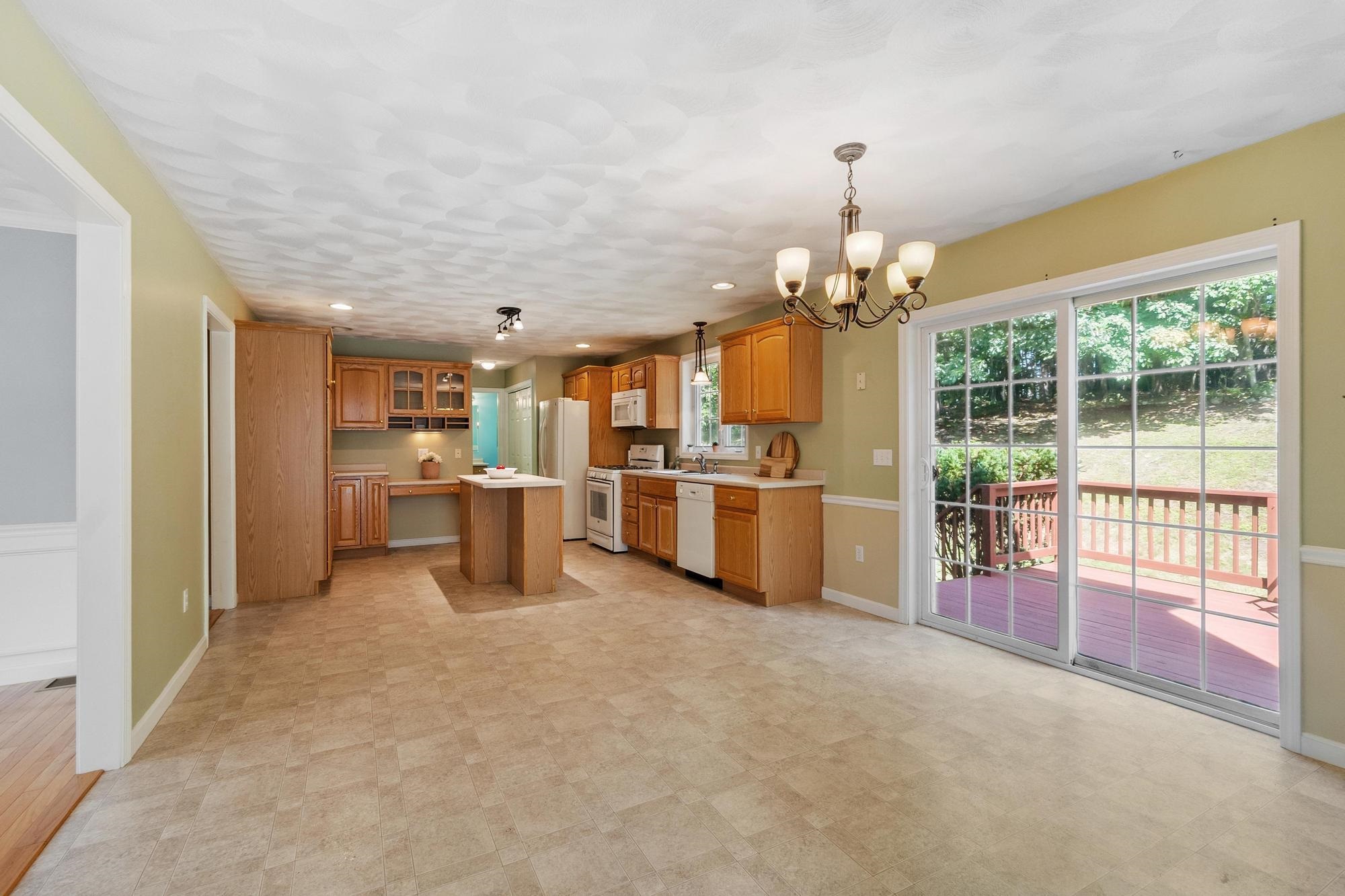 13 Lantern Drive Property Photo 6