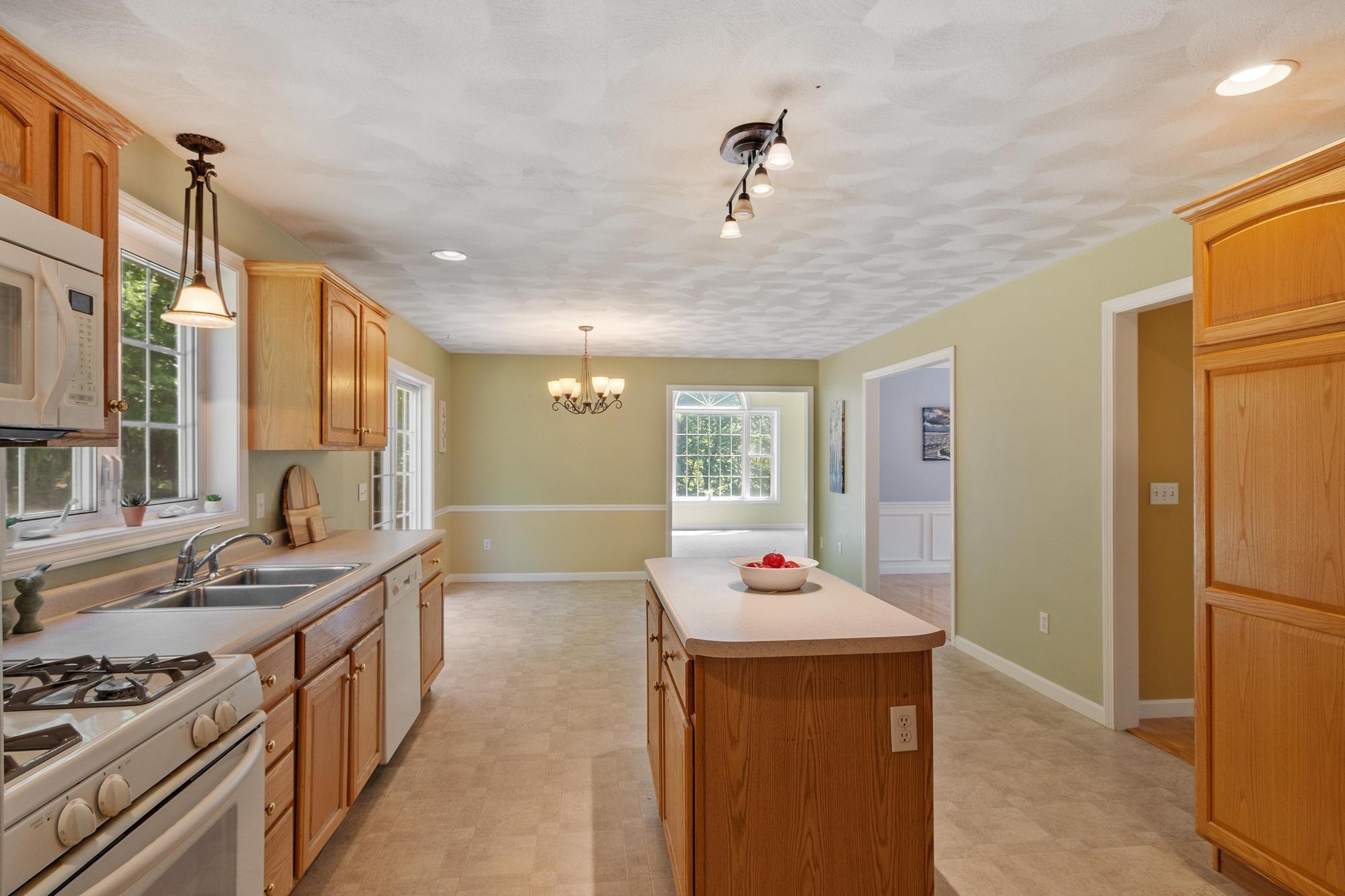 13 Lantern Drive Property Photo 7