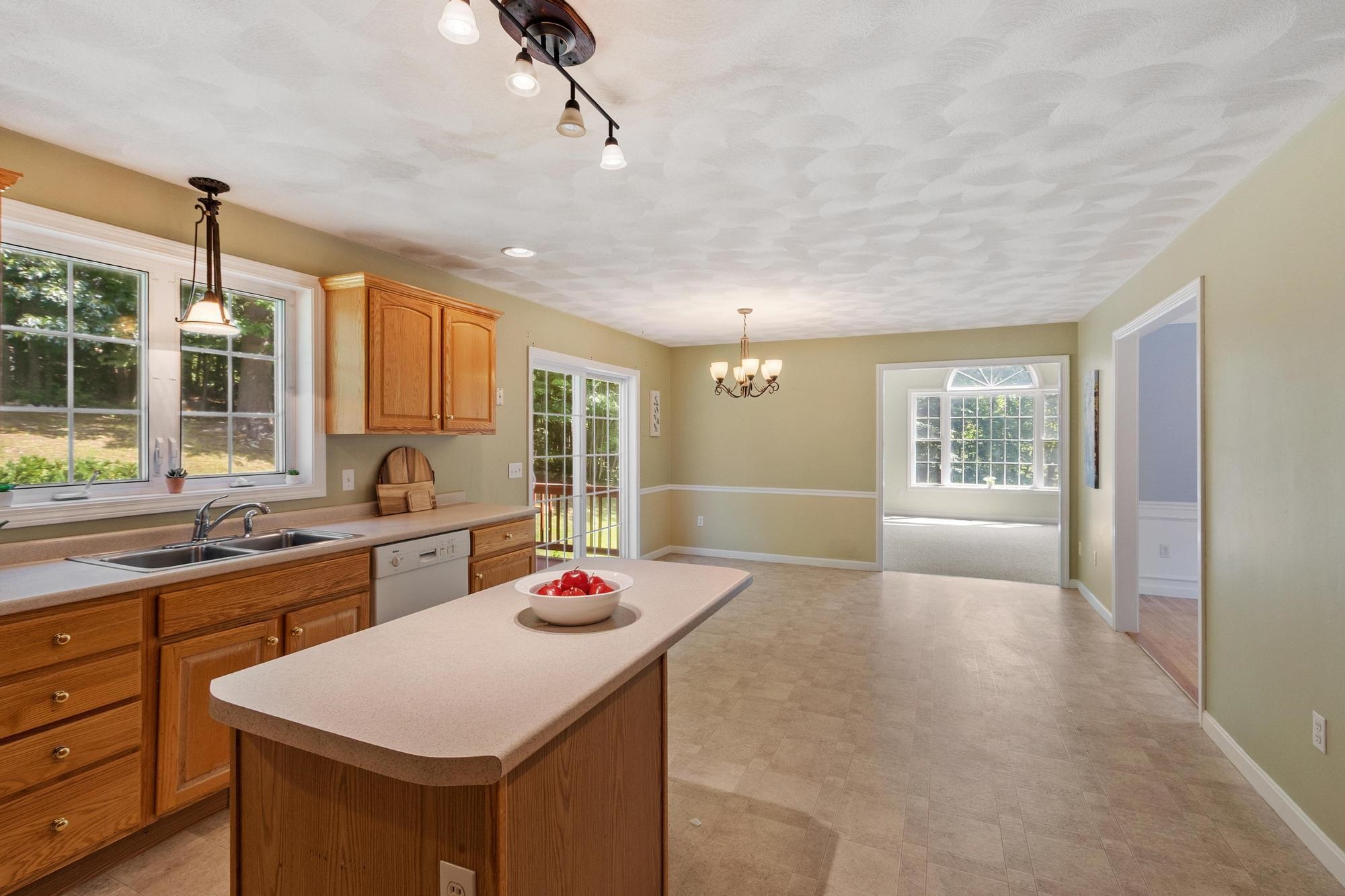 13 Lantern Drive Property Photo 8