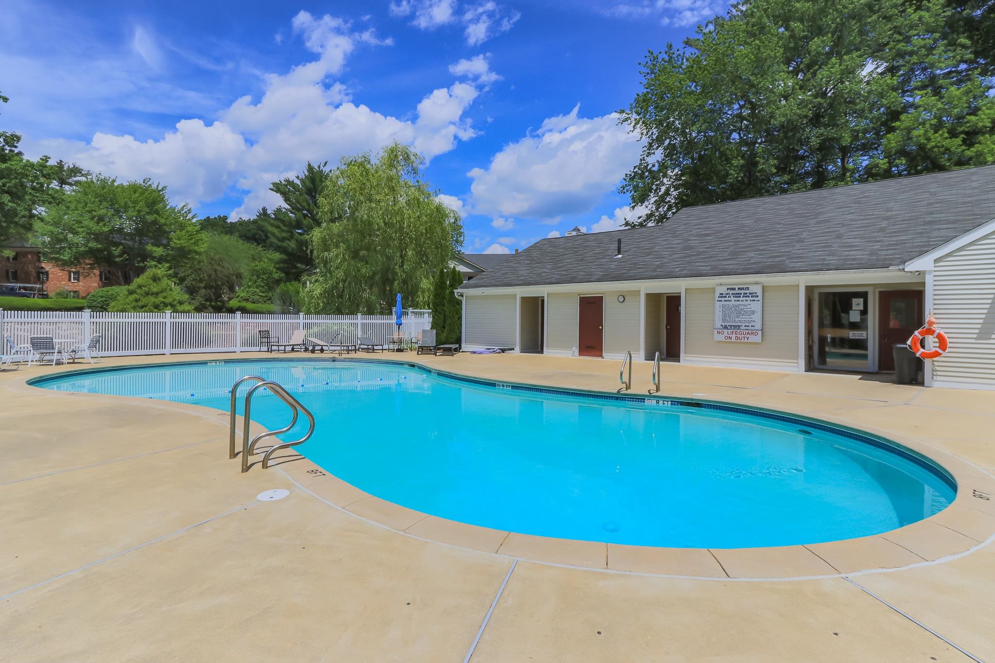 6 Northbrook Drive Property Photo 2