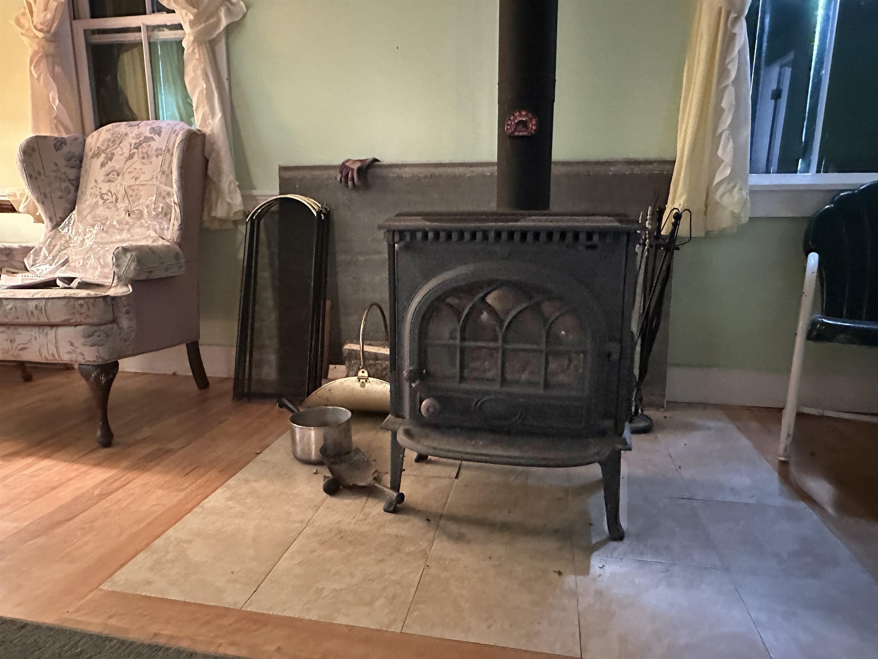 221 Landgrove Road Property Photo 11