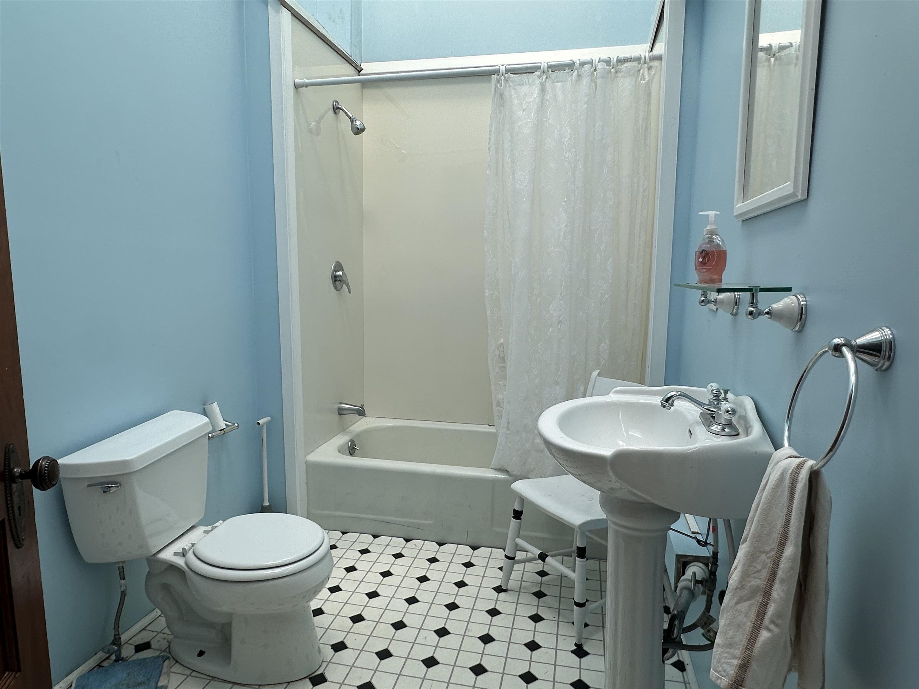 221 Landgrove Road Property Photo 16
