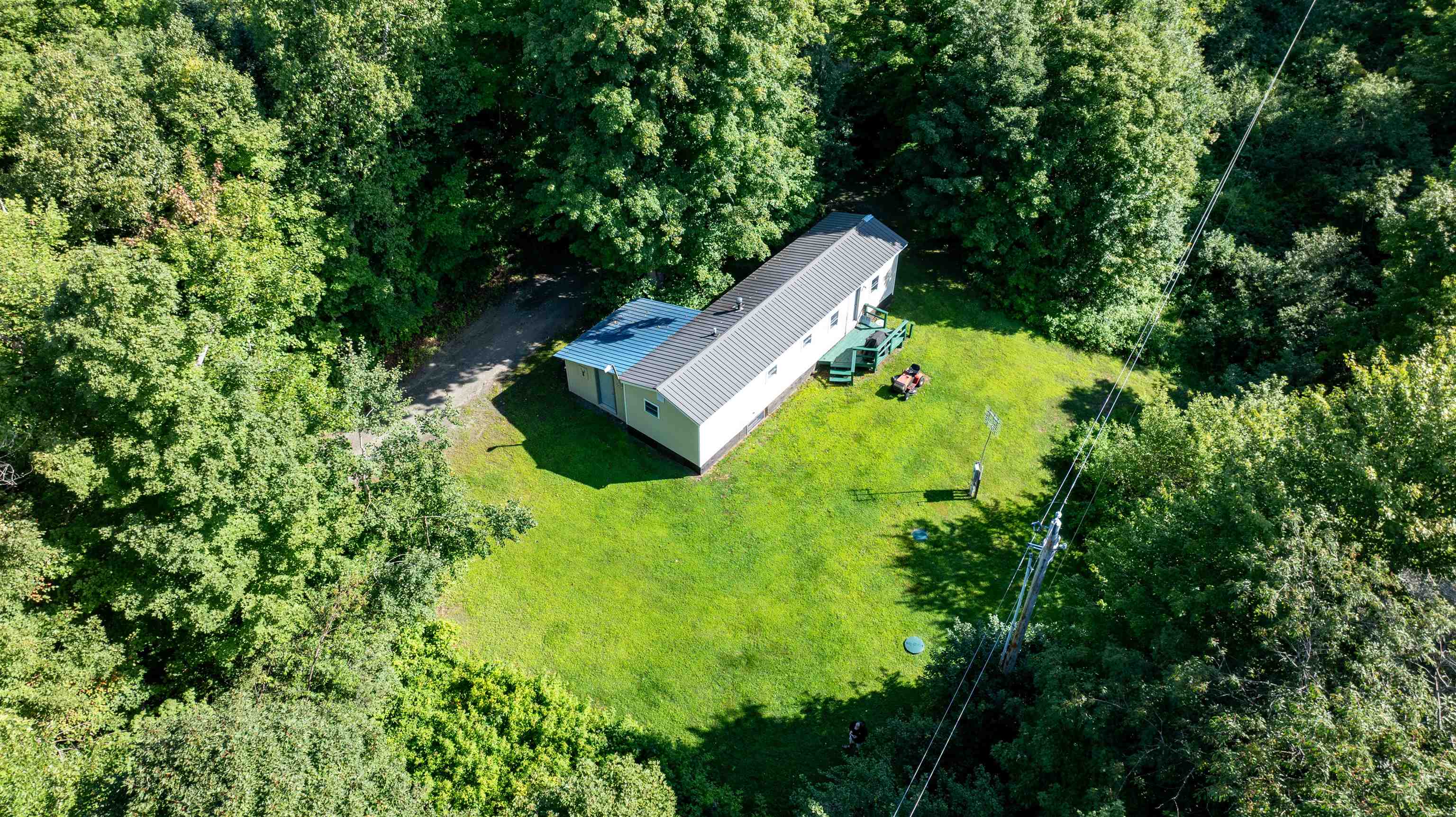 142 Hines Place Trail Property Photo 2