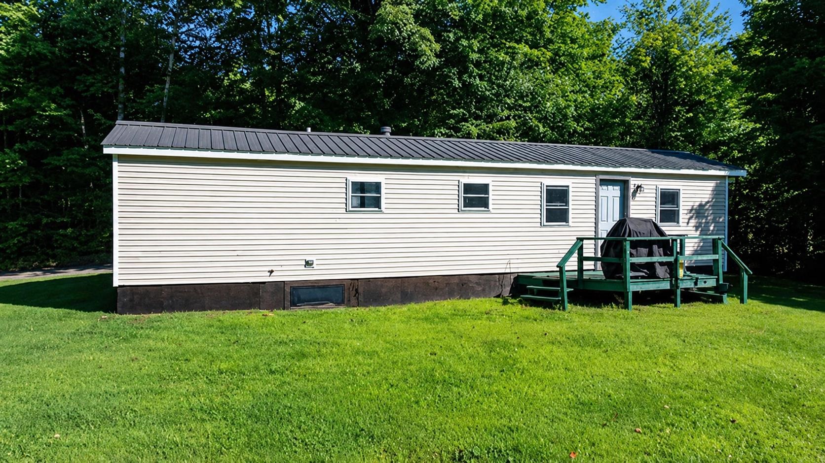 142 Hines Place Trail Property Photo 3