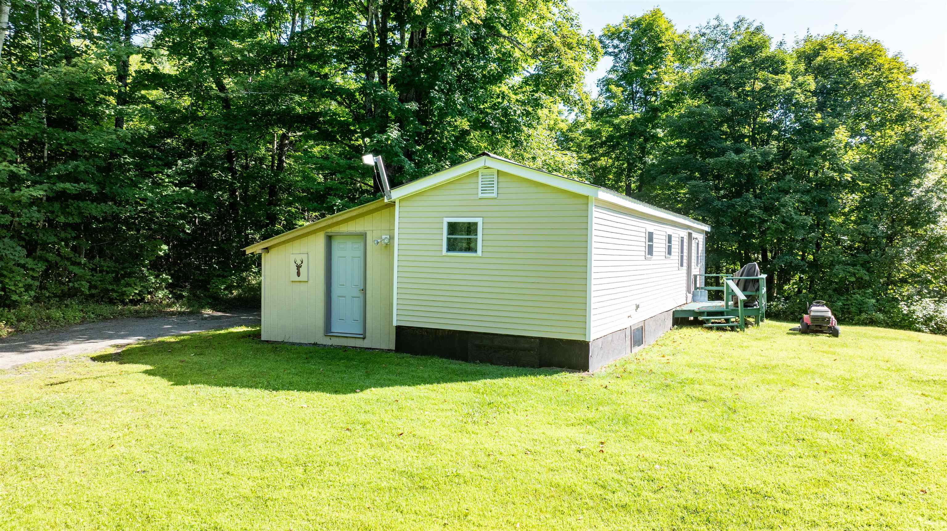 142 Hines Place Trail Property Photo 5