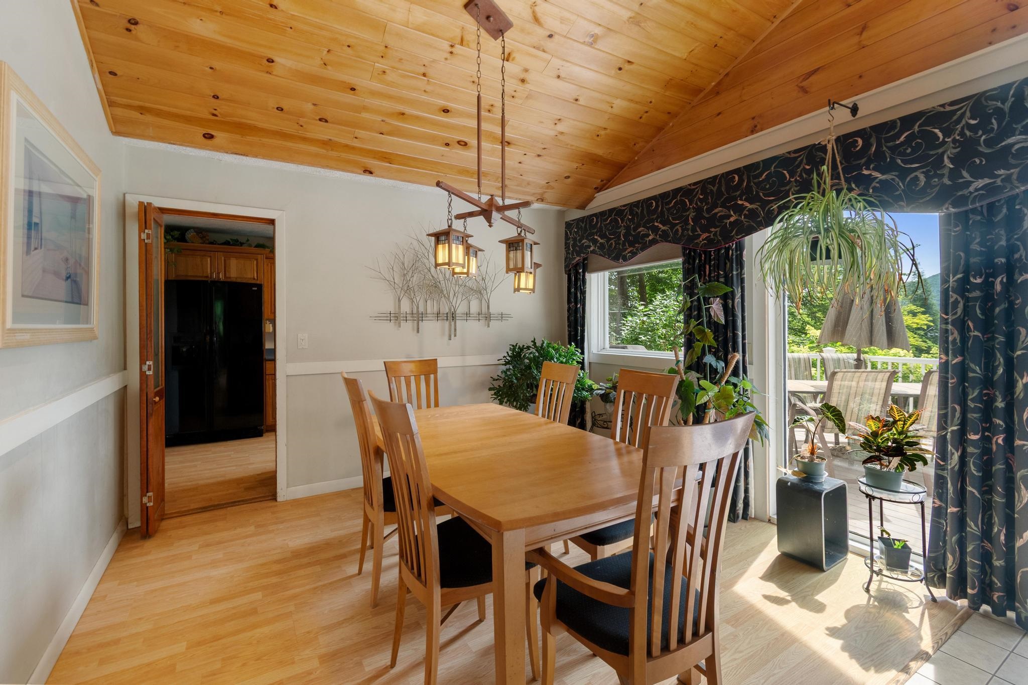 130 Sunset Circle Property Photo 3