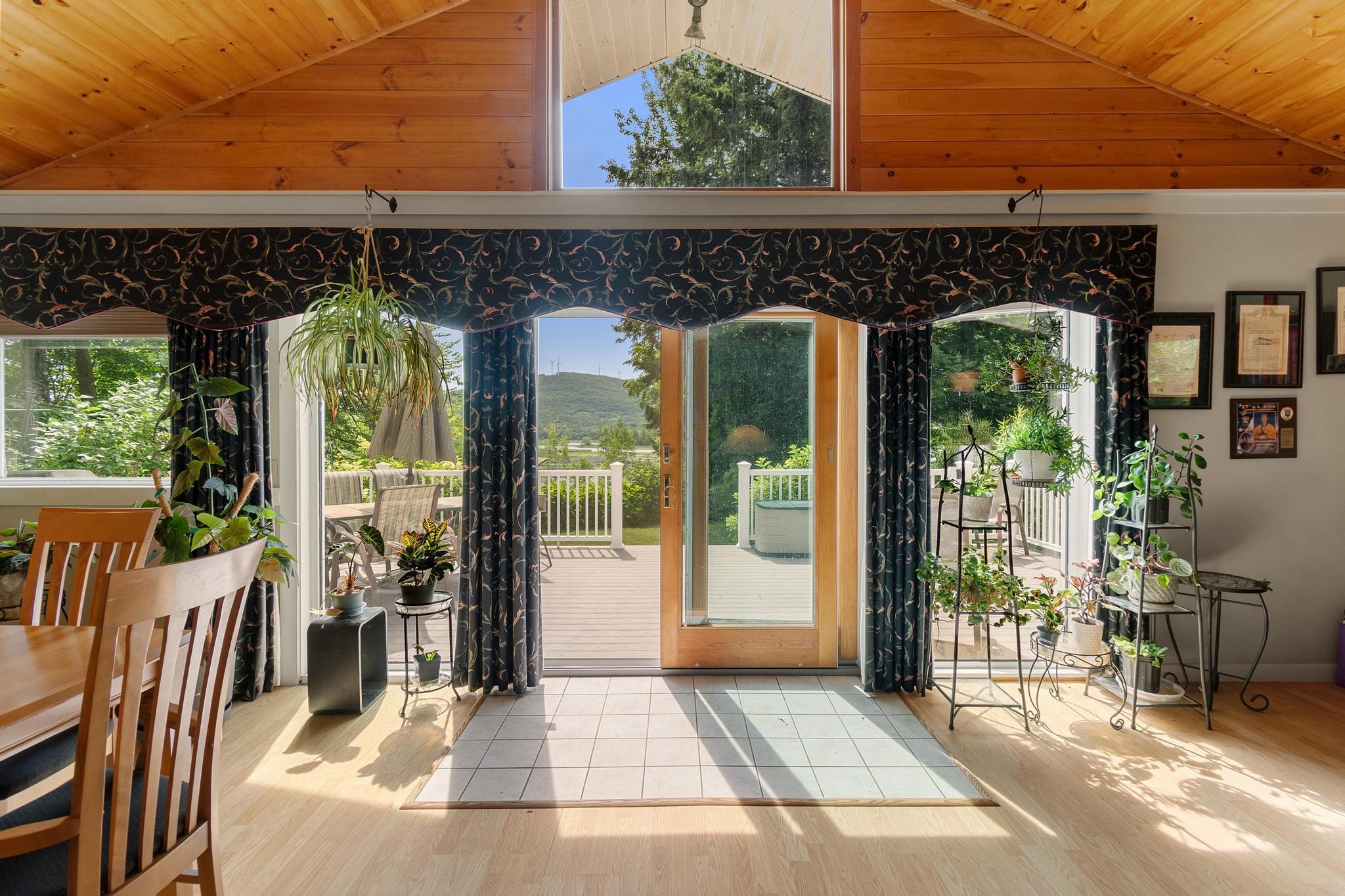130 Sunset Circle Property Photo 4