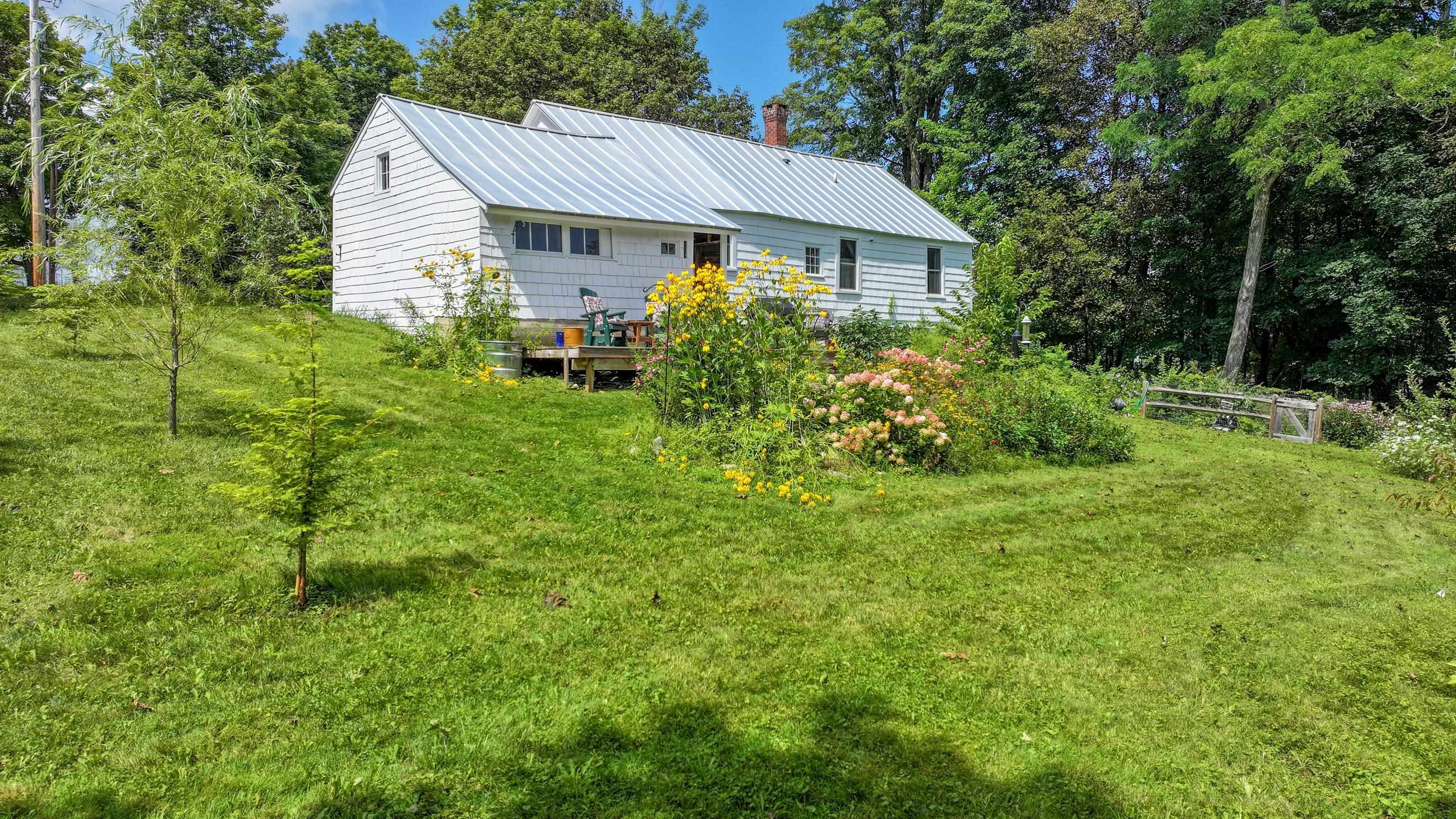 215 School Street Property Photo 12