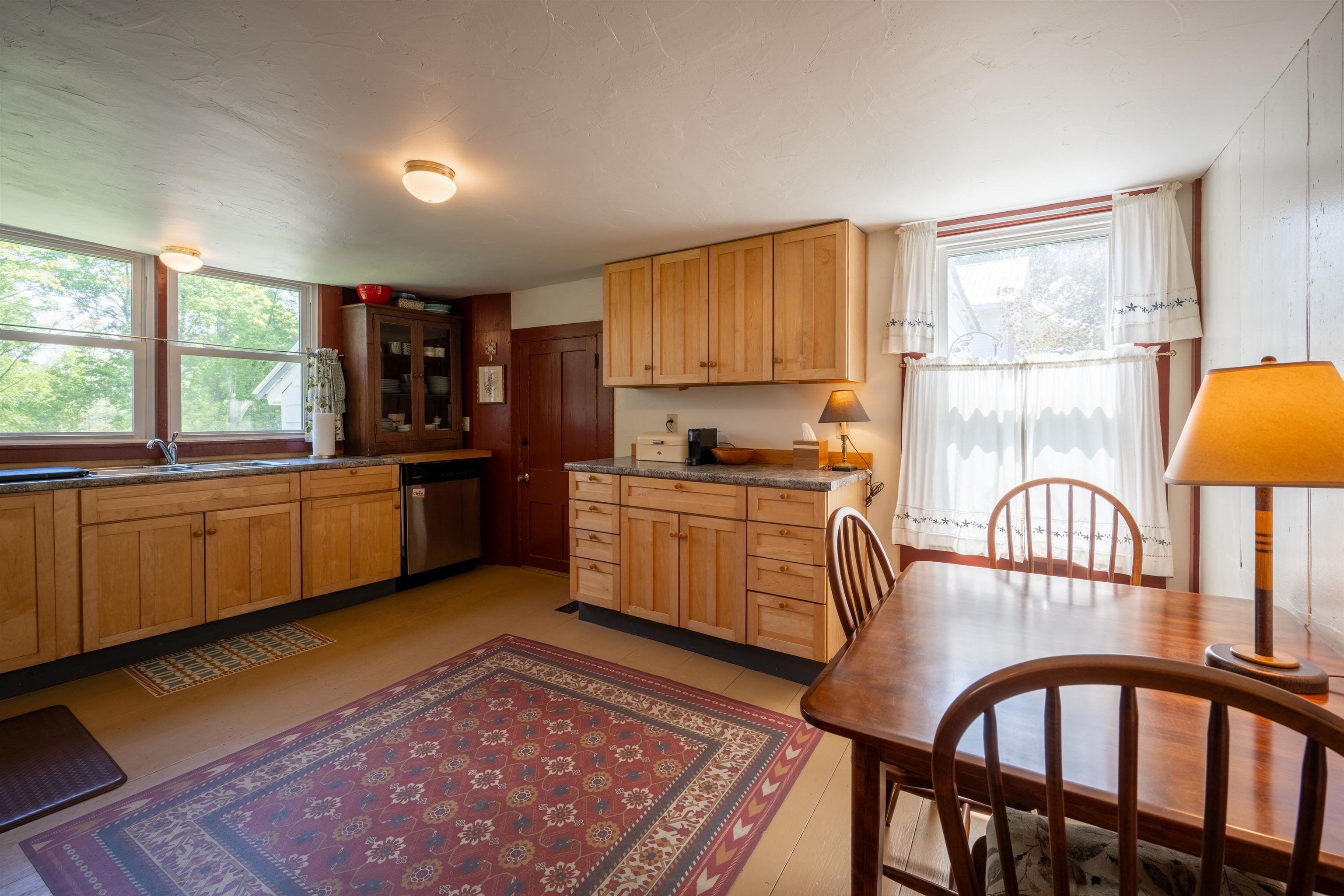 215 School Street Property Photo 16