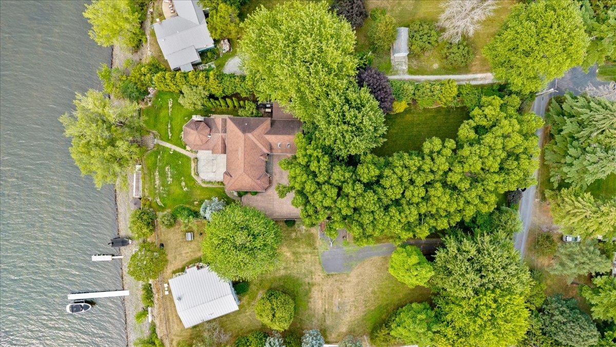 1398 Blockhouse Point Road Property Photo 3