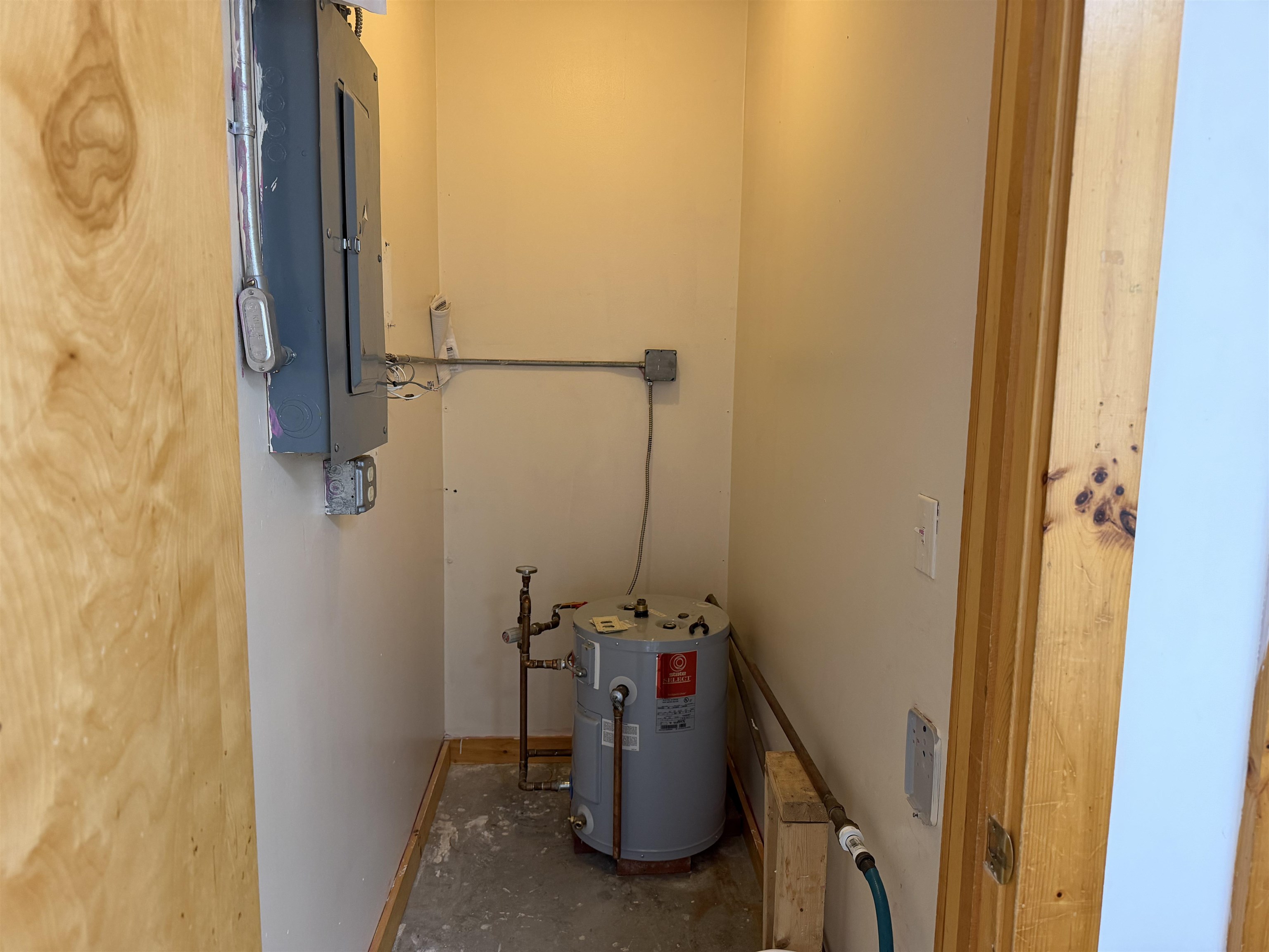 30 Mountain View Plaza Property Photo 2