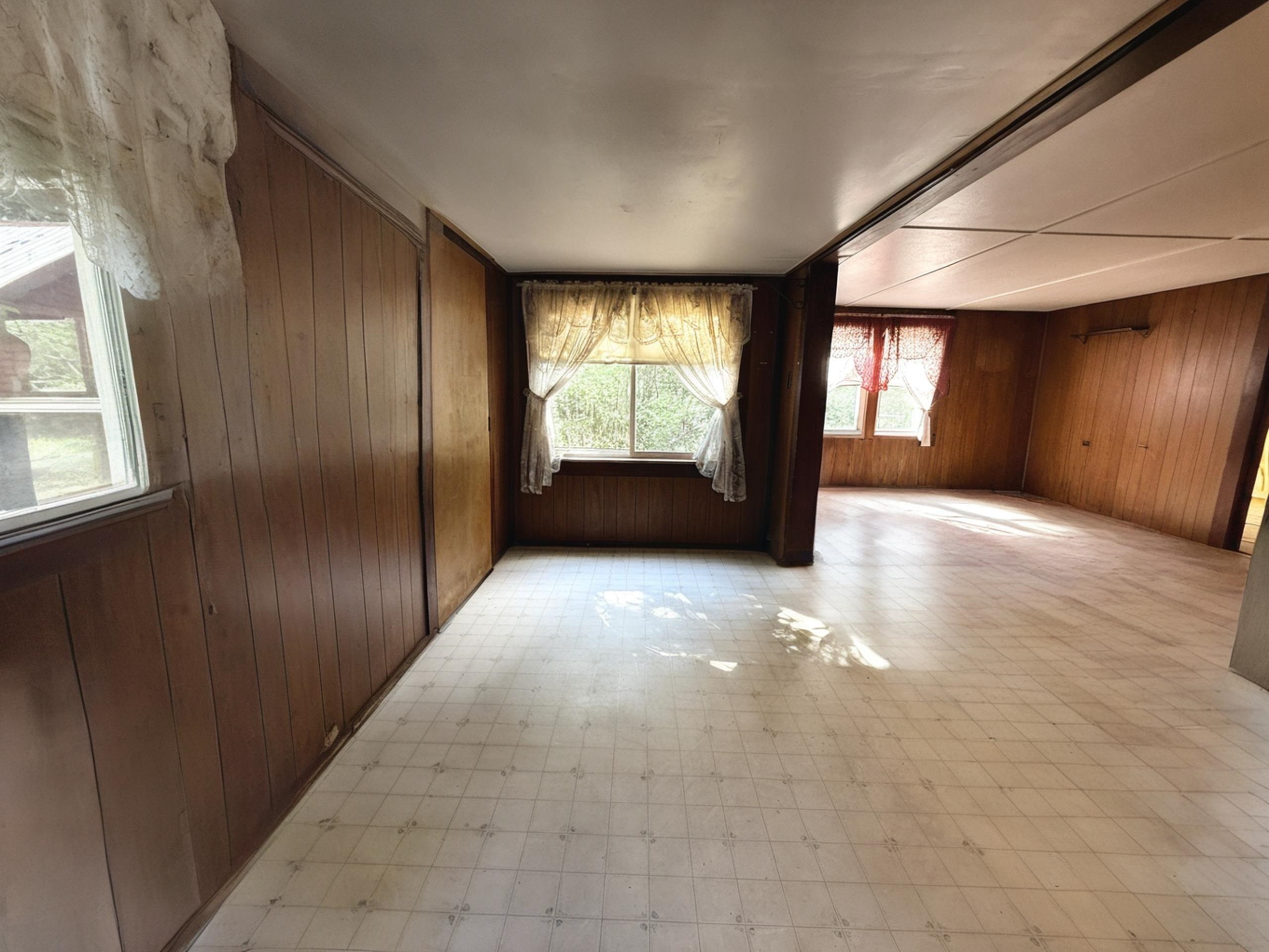 1892 Us Rt 5 Property Photo 6