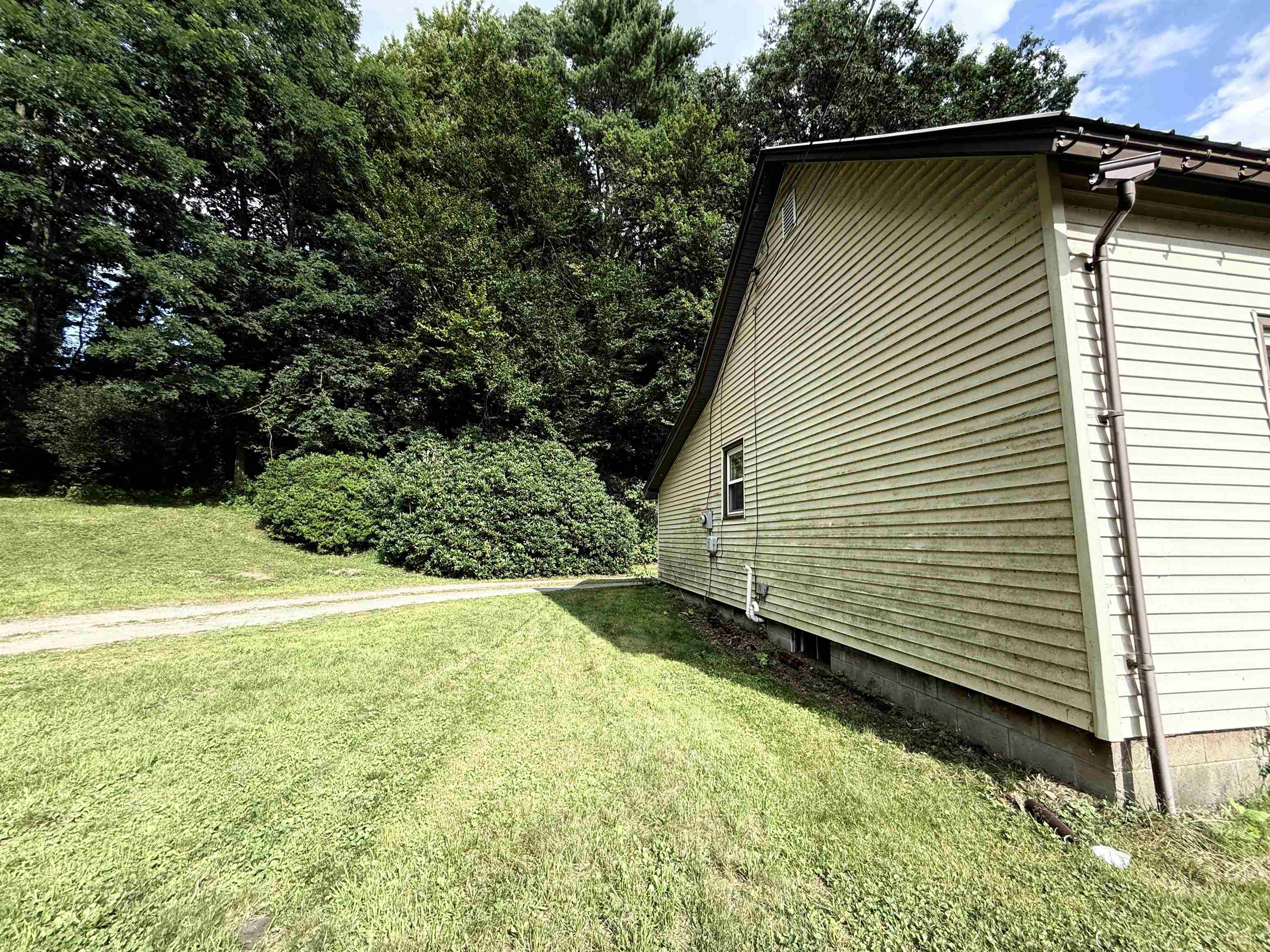 1892 Us Rt 5 Property Photo 17